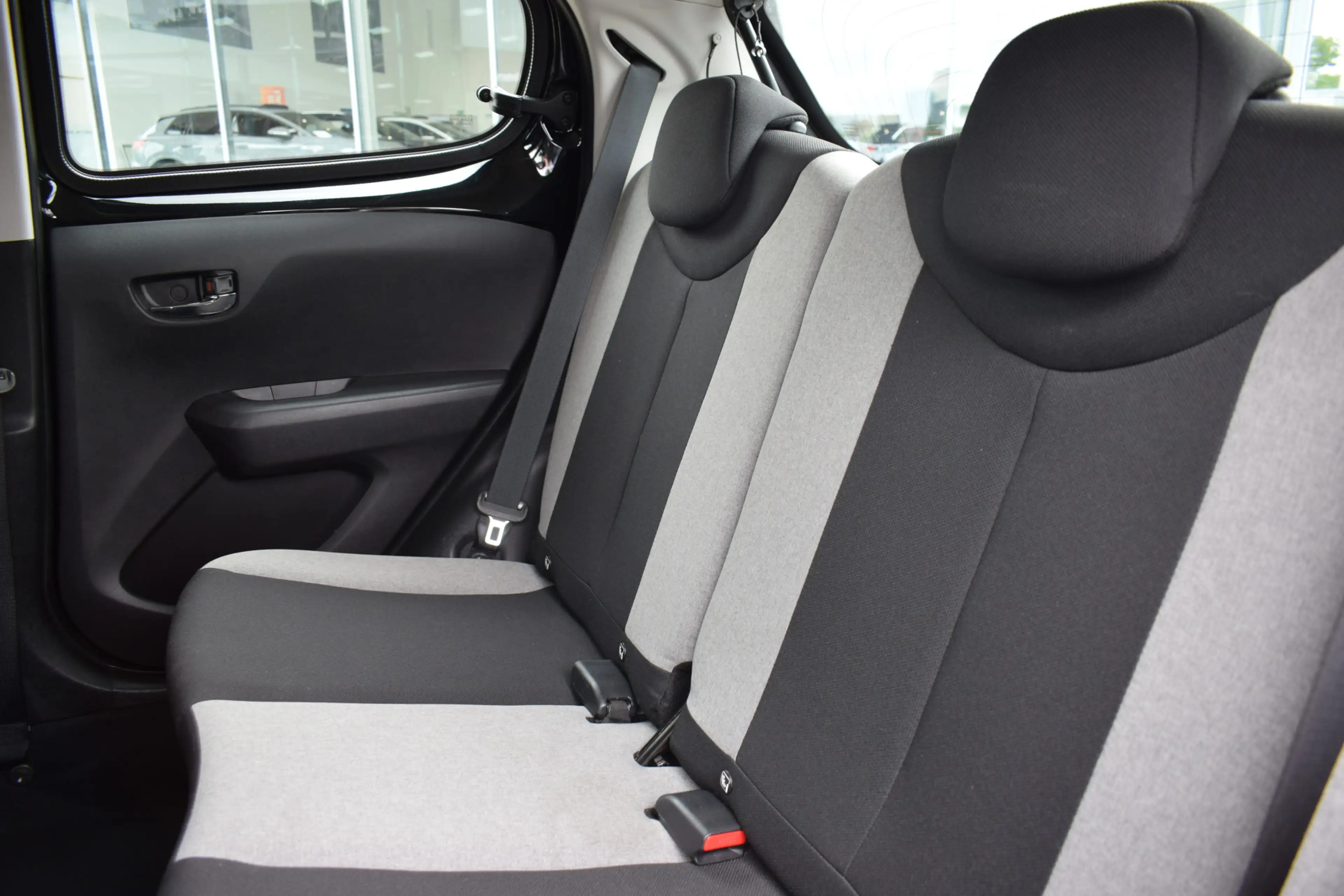 Citroen C1 1.0 VTi Shine Automaat | Carplay | Airco | Camera — photo 9