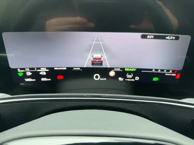 Audi Q3 view 7