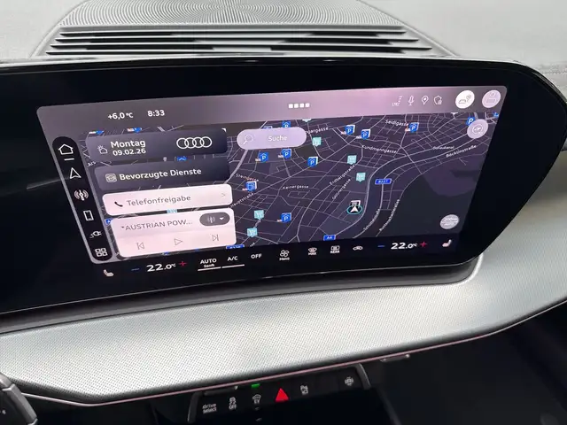 Audi Q3 view 9