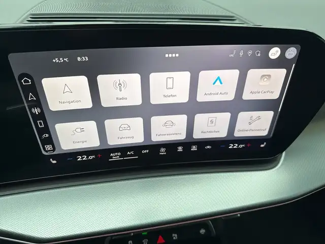 Audi Q3 view 11