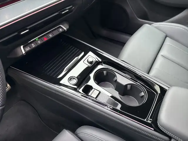 Audi Q3 view 13