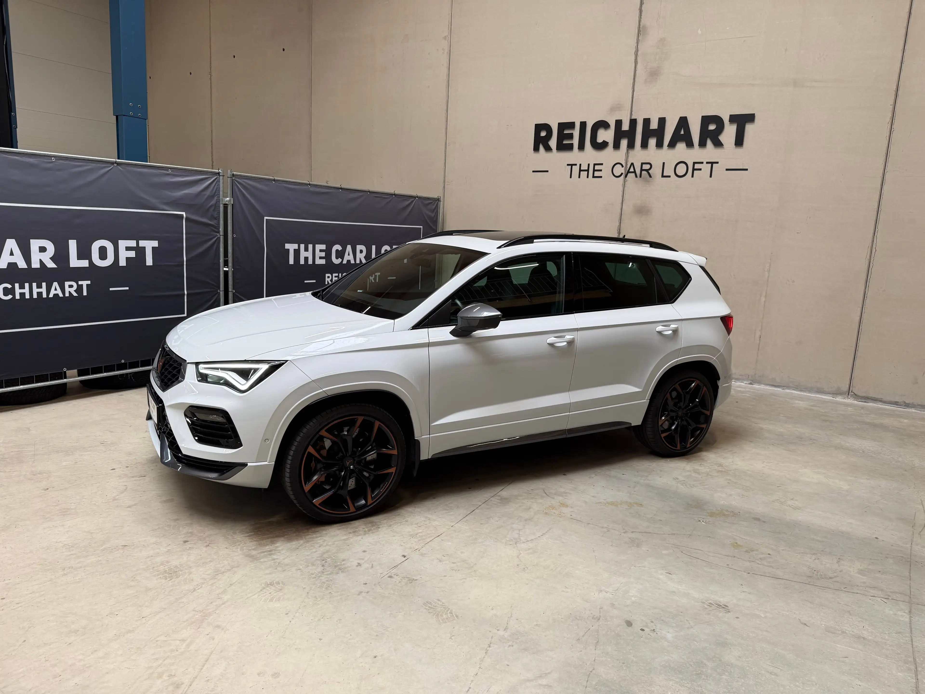 CUPRA Ateca VZ Edition 4Drive Akrapovic AHK Glasdach — photo 2