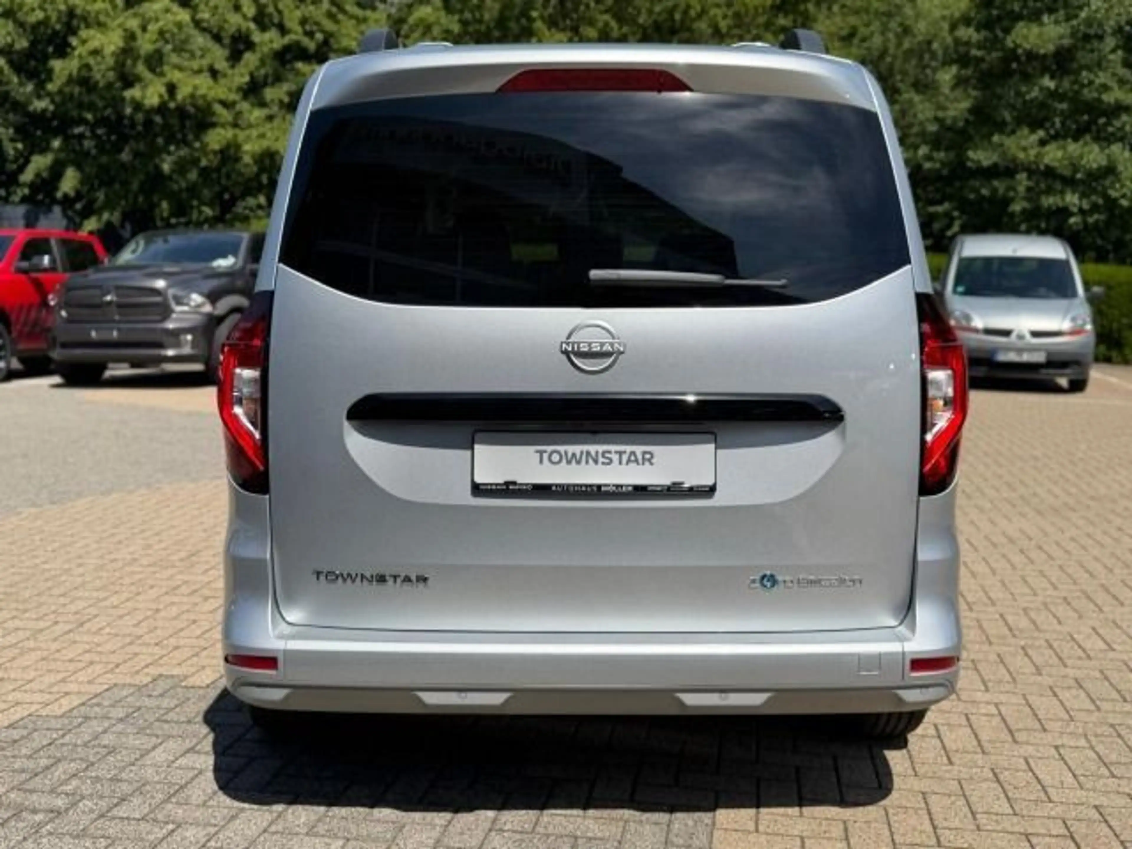 Nissan Townstar Kombi EV 122PS L1 Tekna WP — photo 8