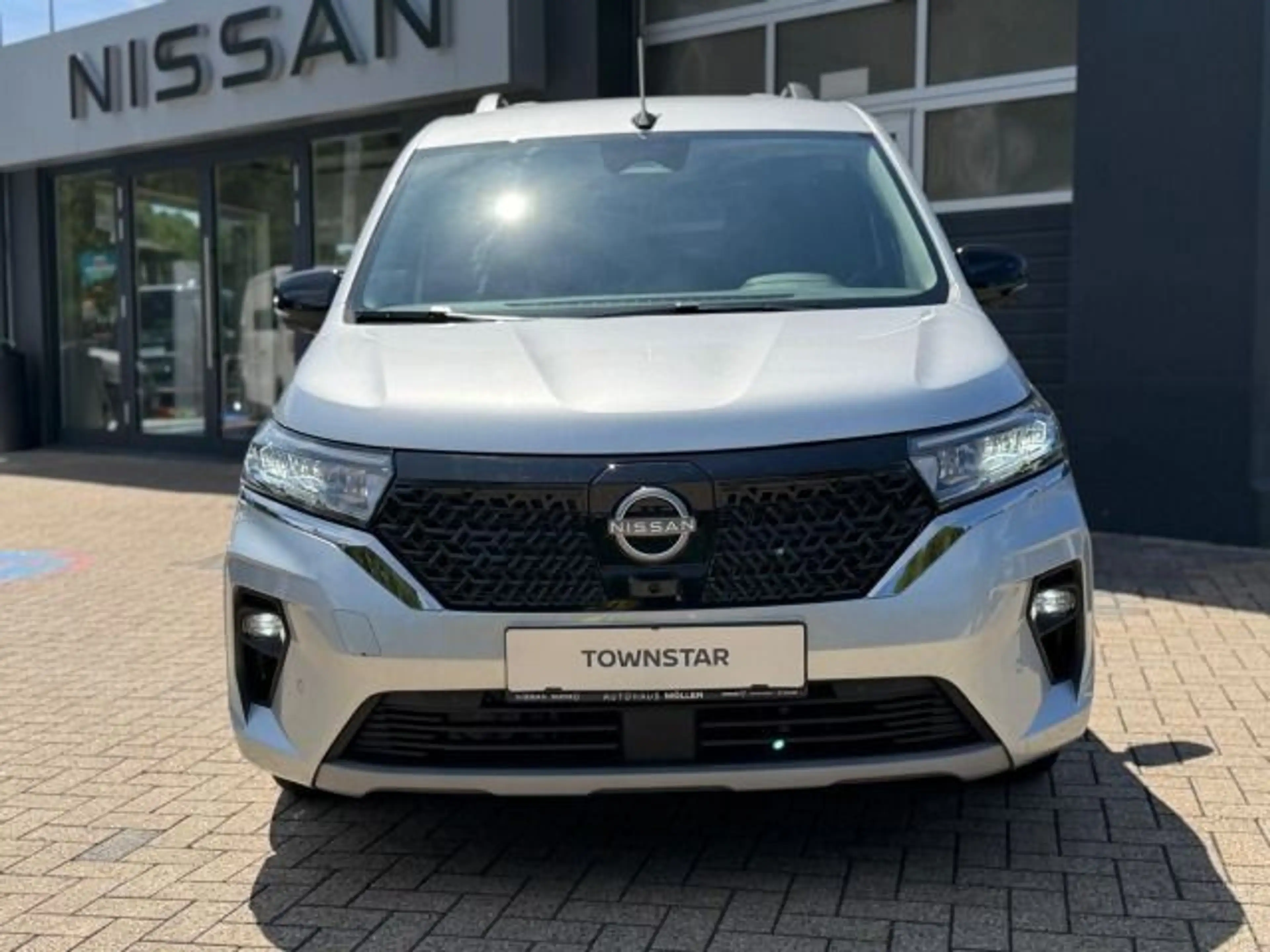 Nissan Townstar Kombi EV 122PS L1 Tekna WP — photo 4