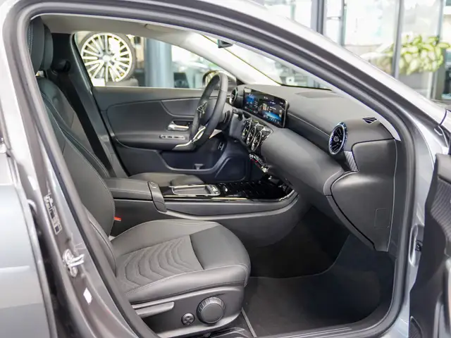 Mercedes-Benz A-Class view 9