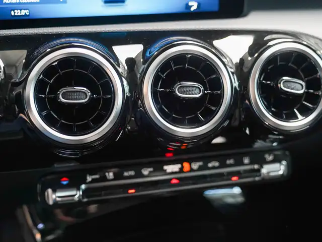 Mercedes-Benz A-Class view 23