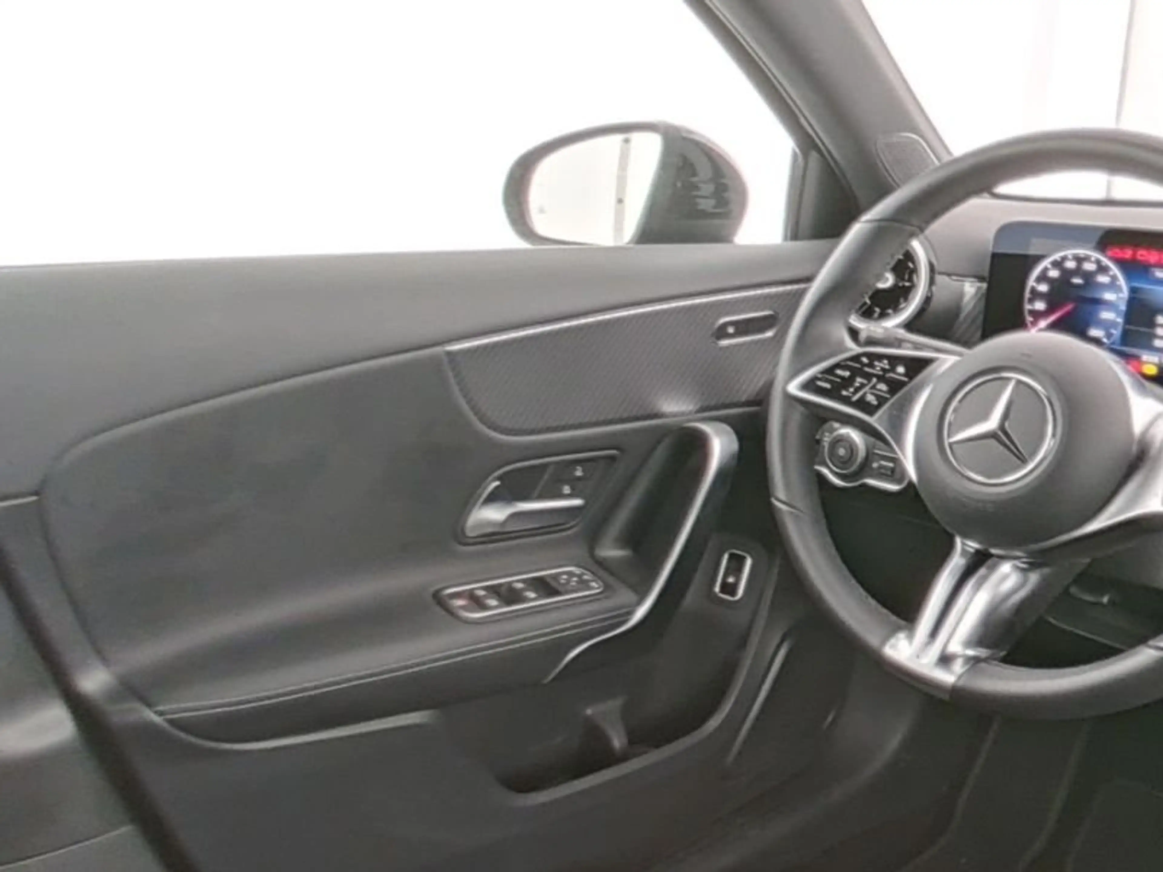 Mercedes-Benz A 250 e PROGRESSIVE*AHK*APPLE-CARPLAY*TOTWINKEL — photo 5