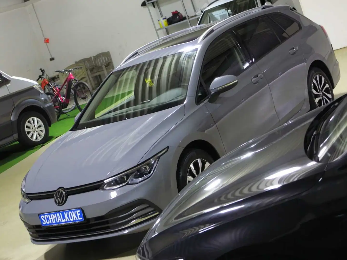 Volkswagen Golf VIII Variant 1.5 TSI OPF Active eSAD Navi Gris - 2