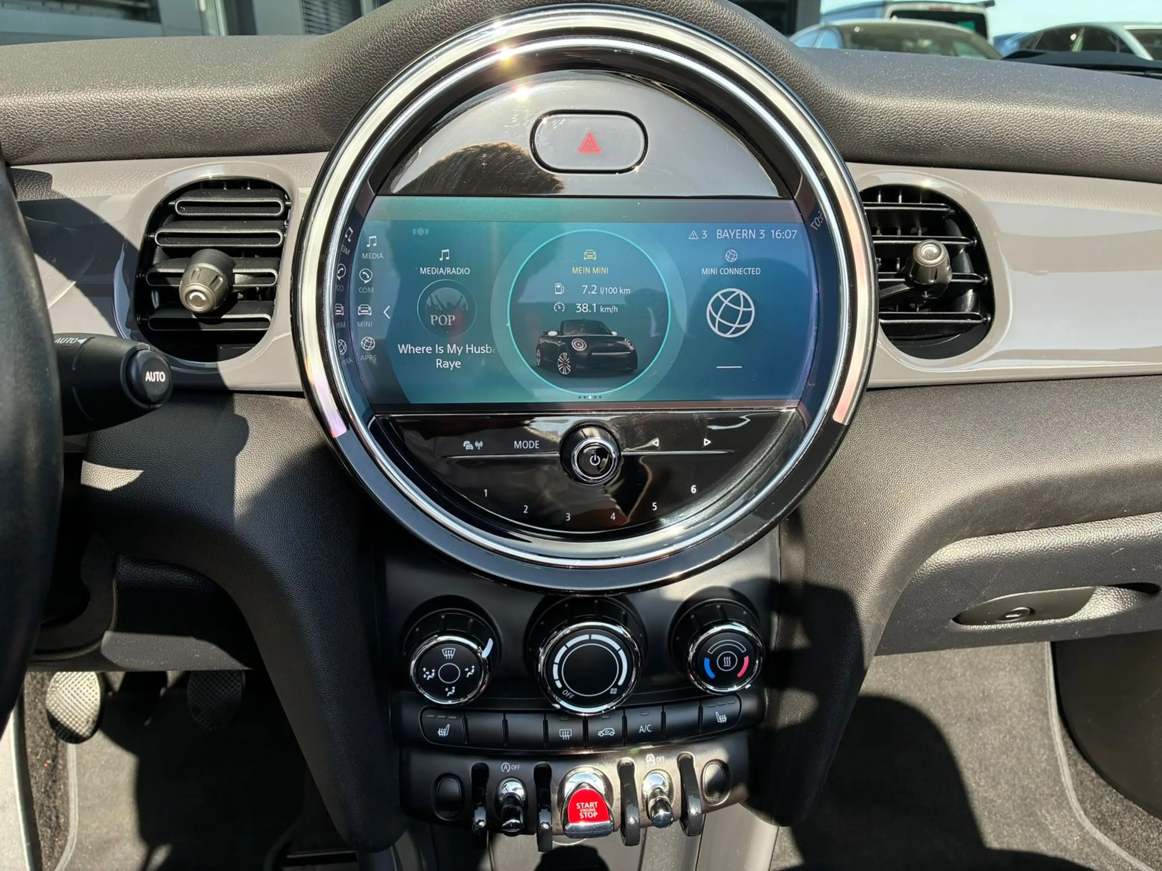MINI One Cabrio LED PDC SHZ DAB — photo 12