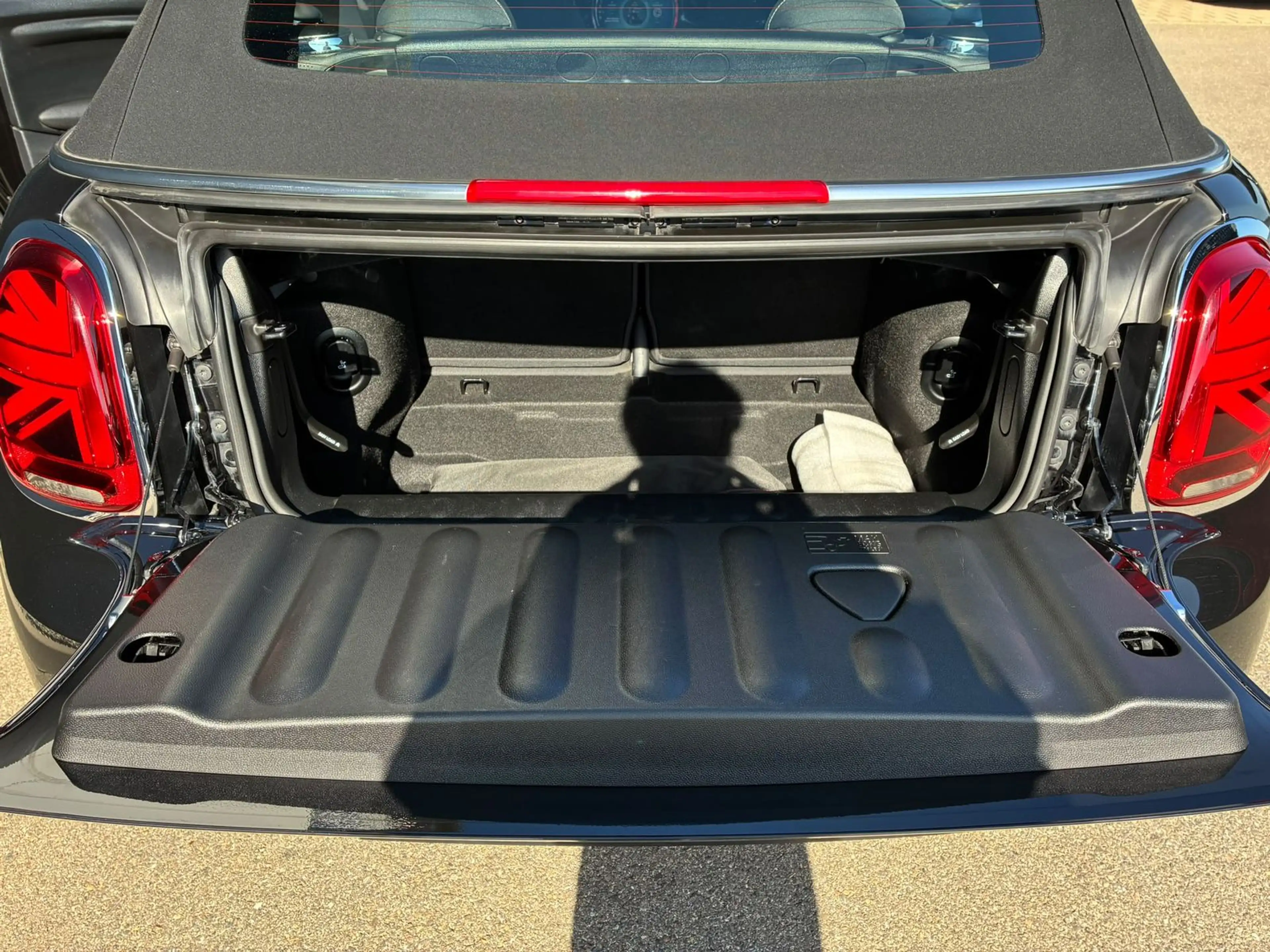 MINI One Cabrio LED PDC SHZ DAB — photo 15