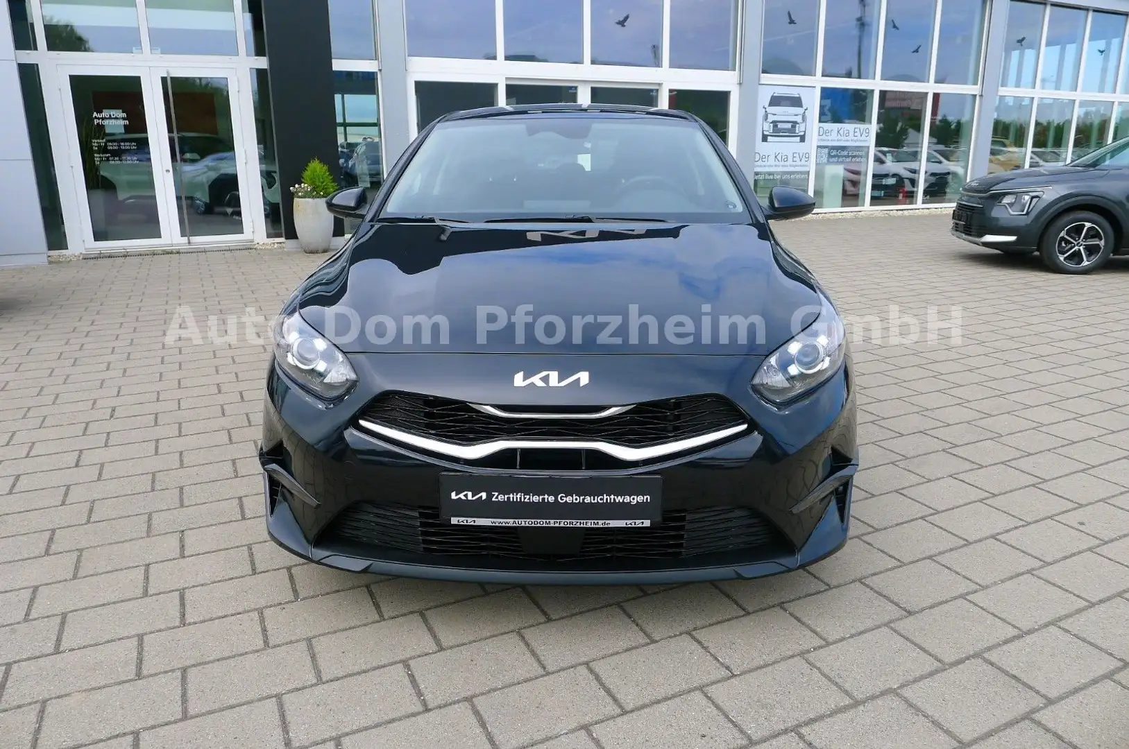 Kia Ceed / cee'd Ceed 1.5T DCT7 VISION /Komfort Plus Paket Schwarz - 2