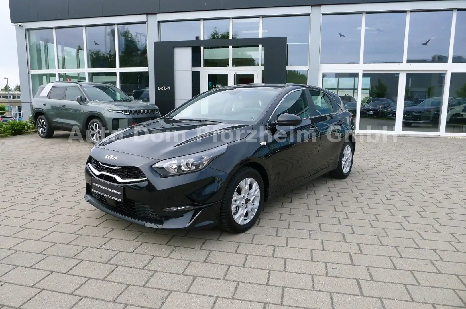 Kia Ceed / cee'd Ceed 1.5T DCT7 VISION /Komfort Plus Paket Schwarz - 1