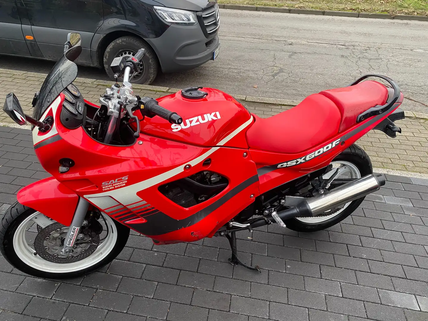 Suzuki GSX 600 Rennsport in Rot gebraucht in Herne für € 1.350,-