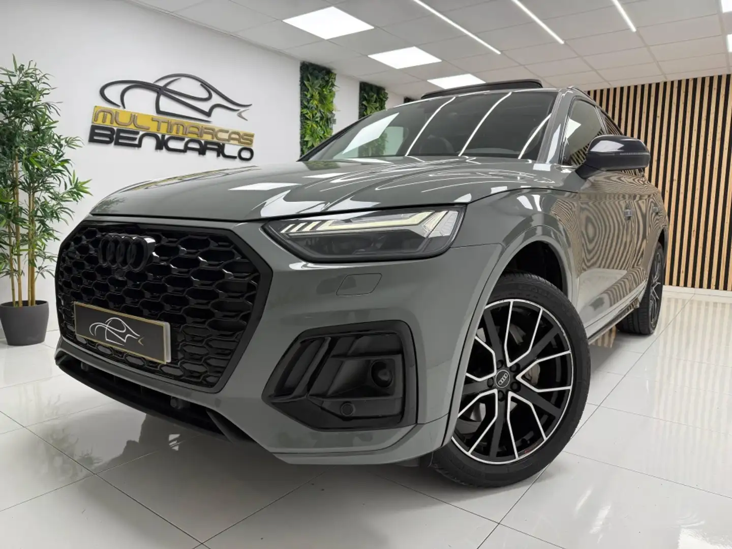 Audi Q5 Sportback 40 TDI quattro-ultra Black line S tronic Grau - 2