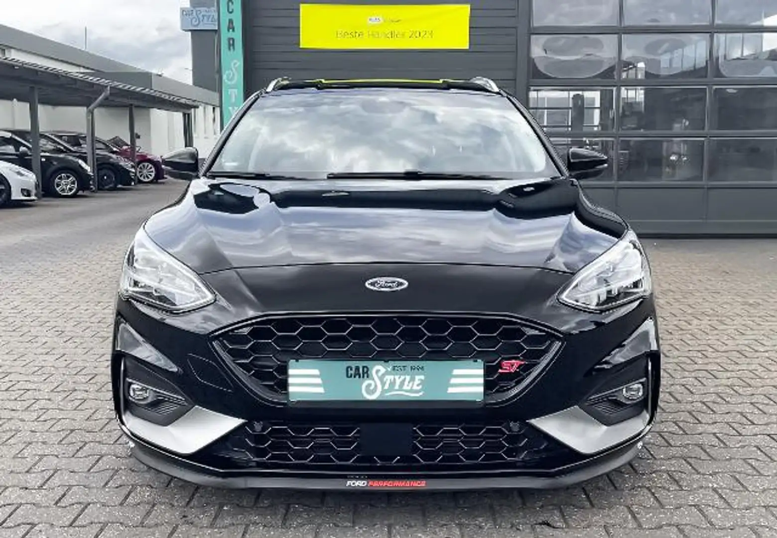 Ford Focus 1.5 ST Line NAVI SHZ PDC BASTUCK LED B&O Noir - 2