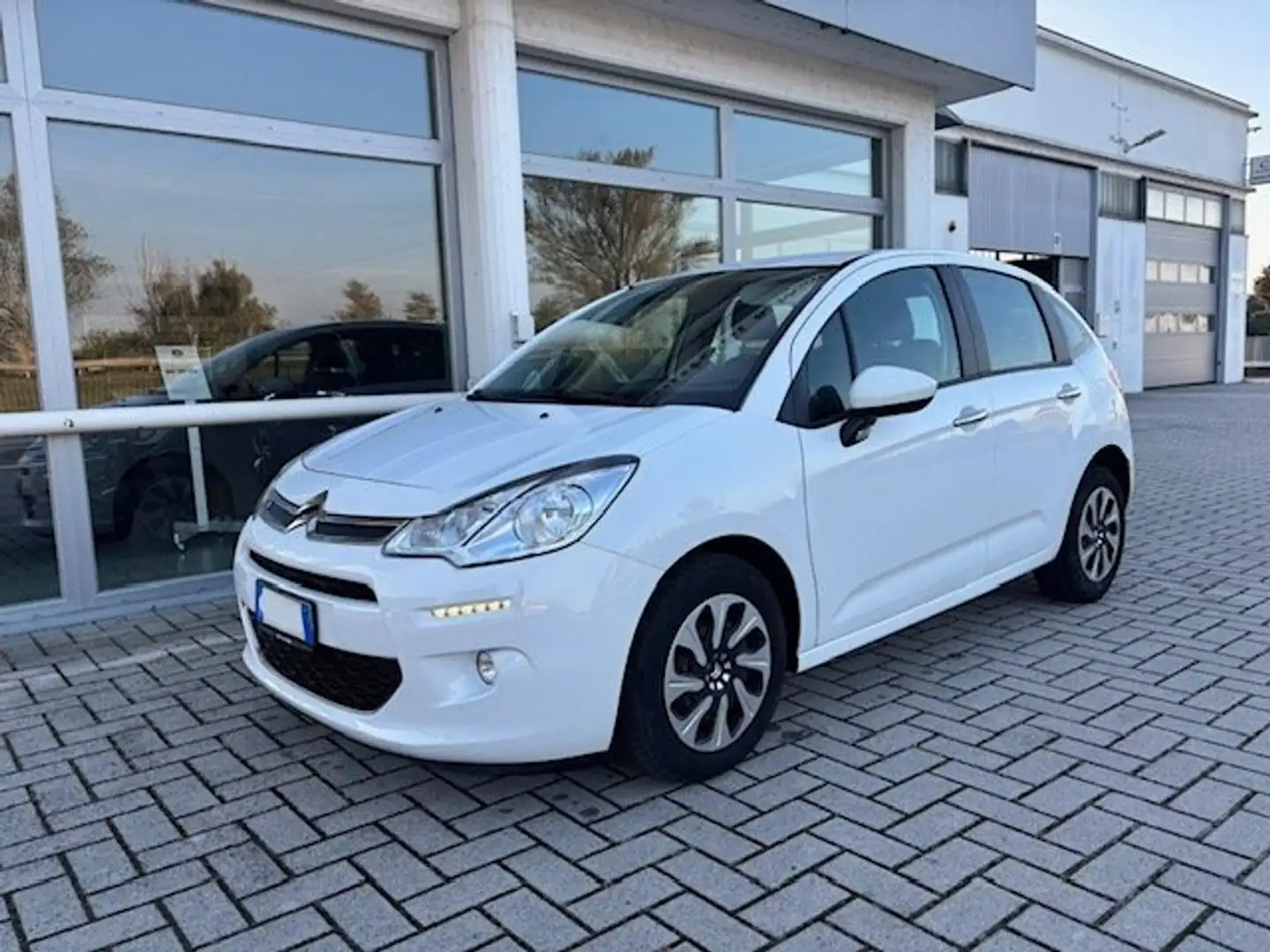 Citroen C3 C3 II 2009 1.2 puretech Exclusive 82cv E6 Bianco - 2