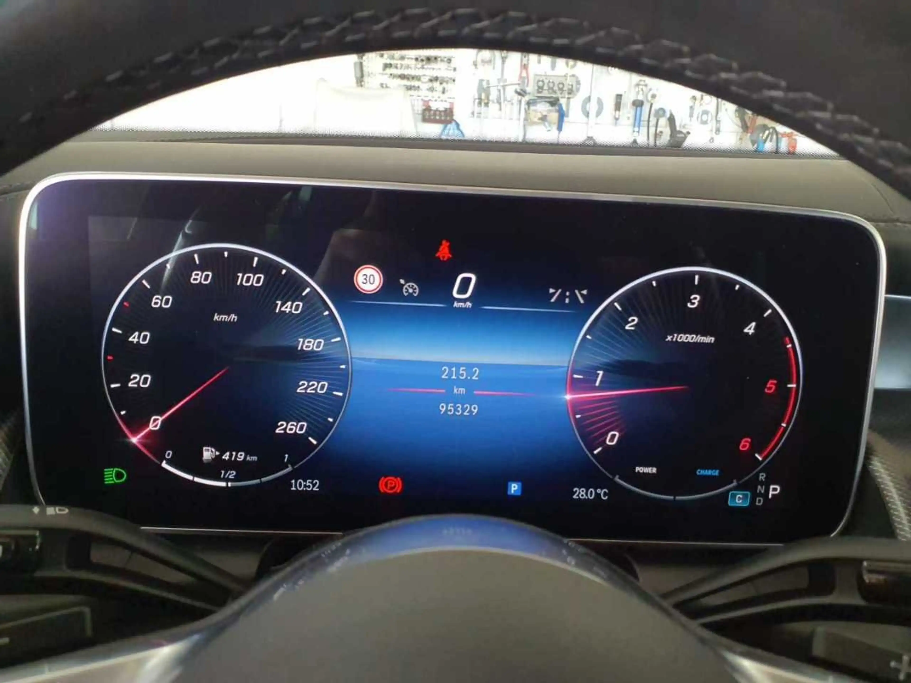 Mercedes-Benz GLC 220 d Avantgarde 4Matic Burmester 360° Pano — photo 10