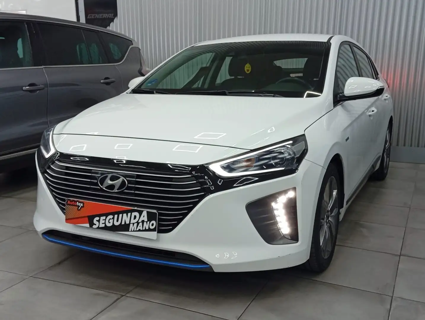 Hyundai IONIQ HEV 1.6 GDI Tecno Blanc - 1
