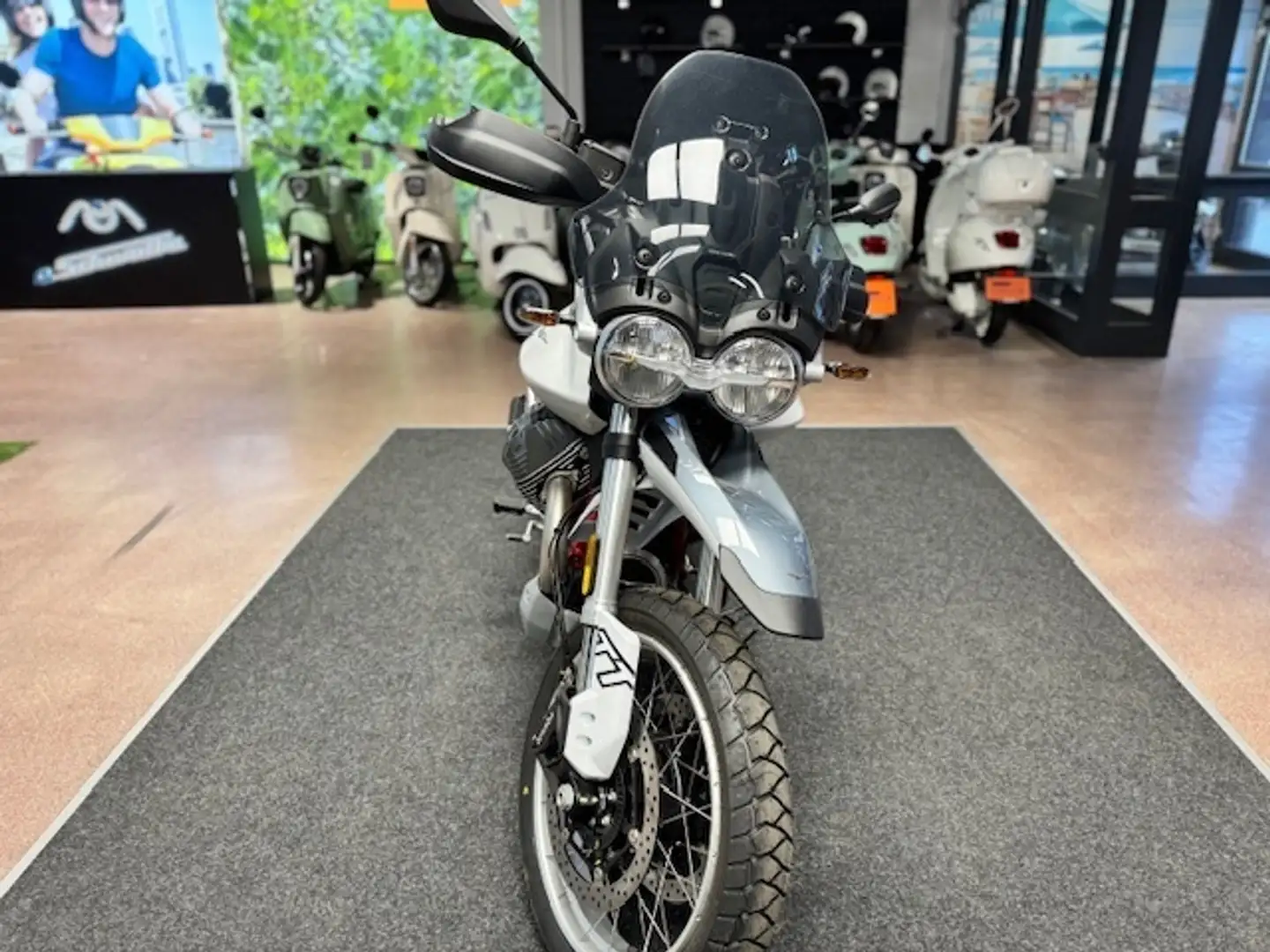 Moto Guzzi V85 TT E5+ GRIGIO TAMBORA Gris - 2