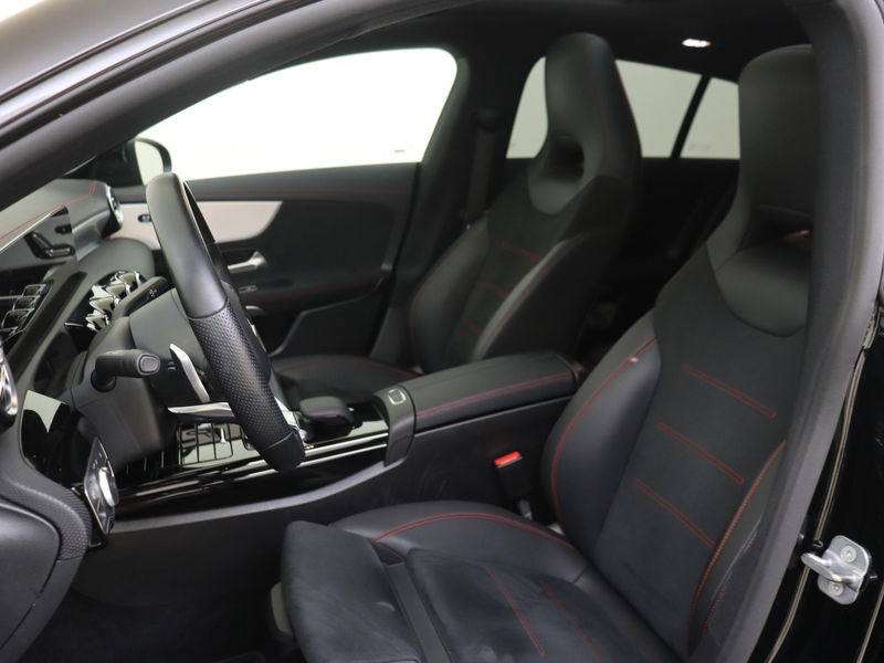 Mercedes-Benz CLA 200 Shooting Brake AMG Line /Panoramadak /Memory /Burm — photo 3