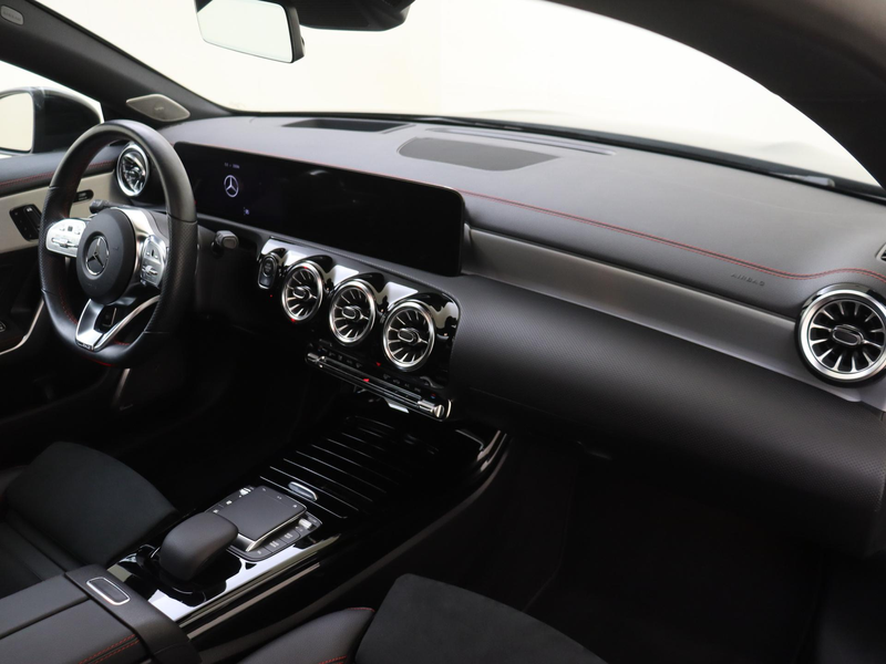Mercedes-Benz CLA 200 Shooting Brake AMG Line /Panoramadak /Memory /Burm — photo 4