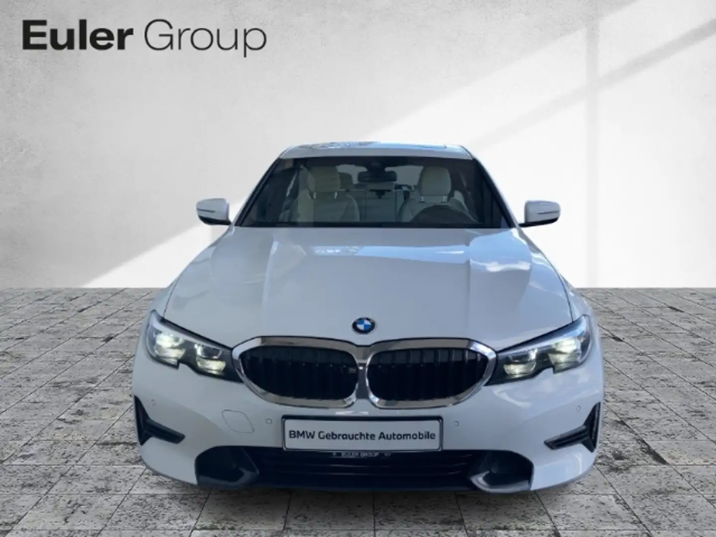 BMW 320 d Limousine StandHZG Schiebdach Navi Digitales Coc Weiß - 2