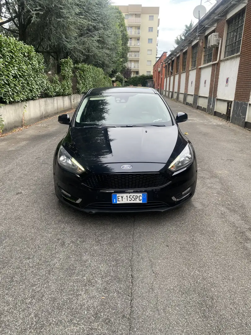 Ford Focus 5p 1.5 tdci Titanium X s&s 120cv (EURO 6B) Nero - 1
