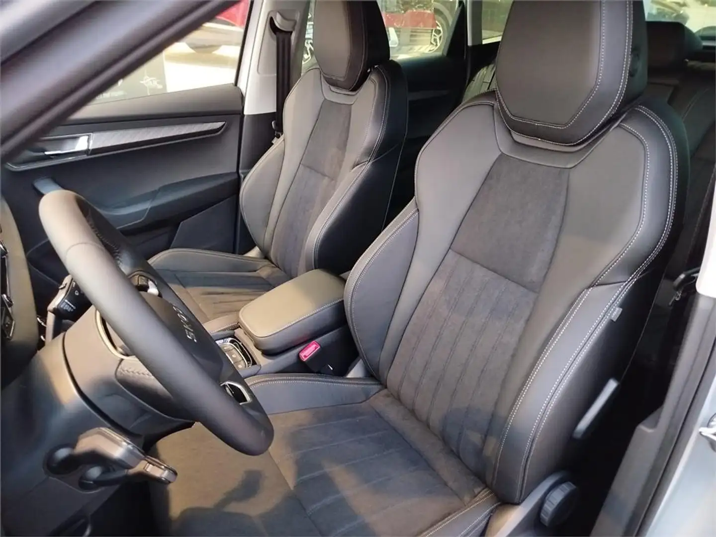 Skoda Karoq 1.5 TSI Plus - 2