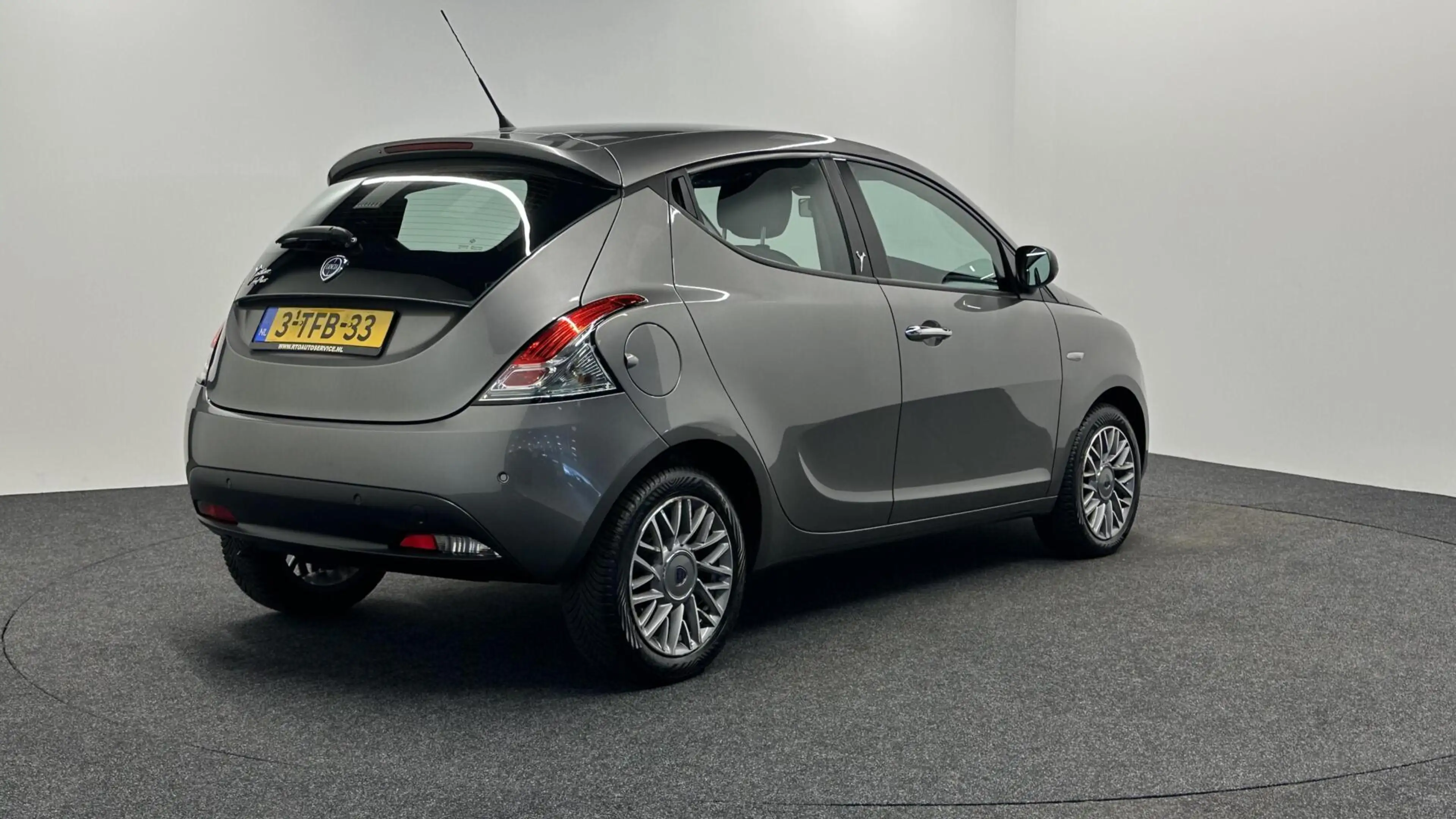 Lancia Ypsilon 0.9 TwinAir S MomoDesign AIRCO LM. — photo 5
