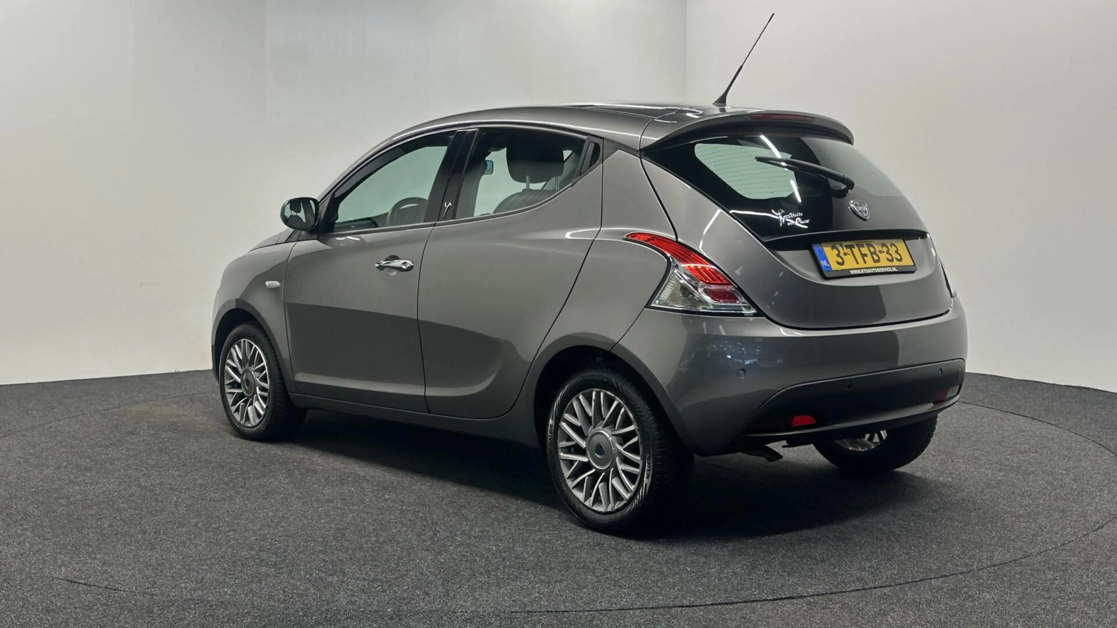 Lancia Ypsilon 0.9 TwinAir S MomoDesign AIRCO LM. — photo 4