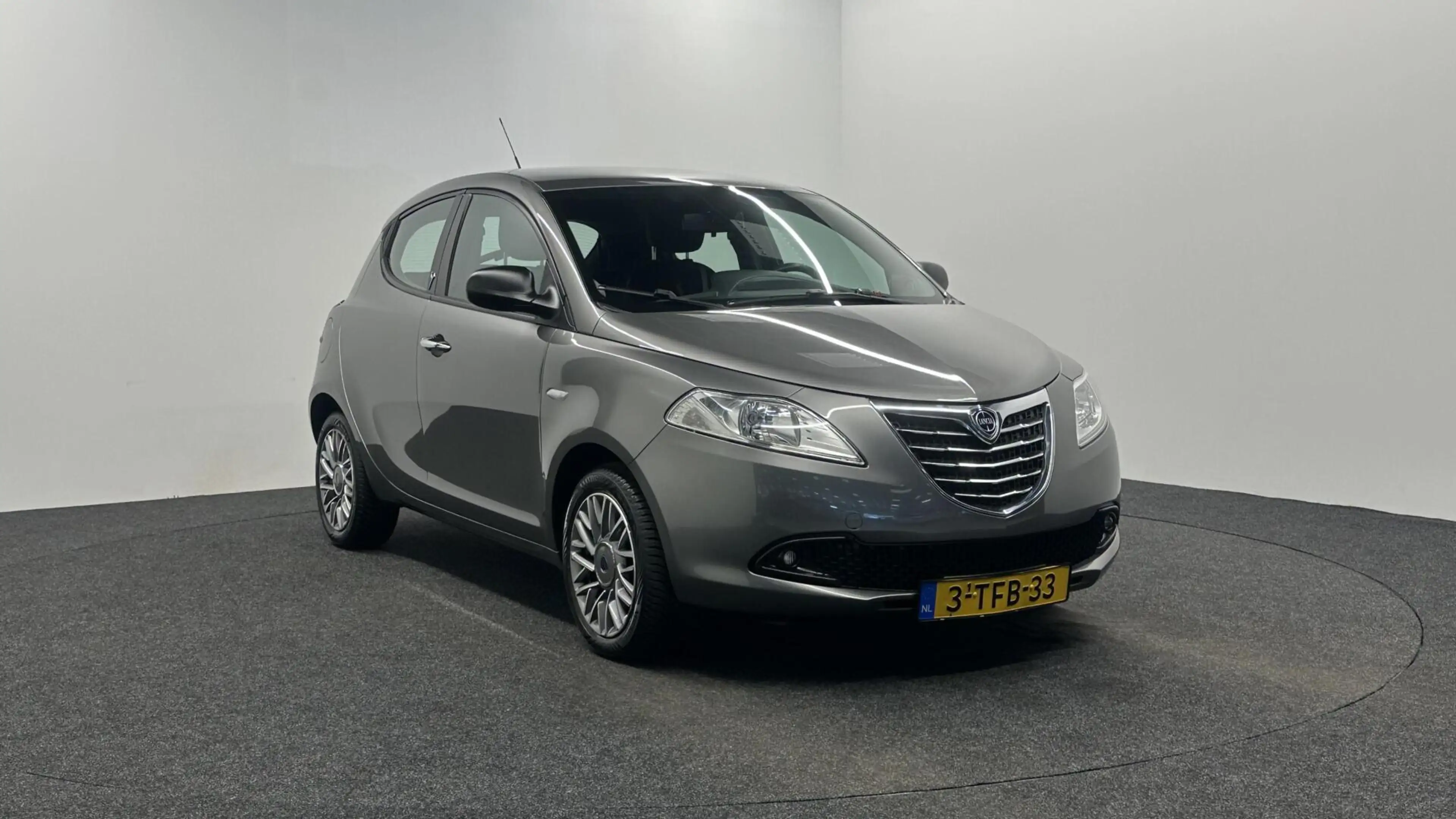 Lancia Ypsilon 0.9 TwinAir S MomoDesign AIRCO LM. — photo 3