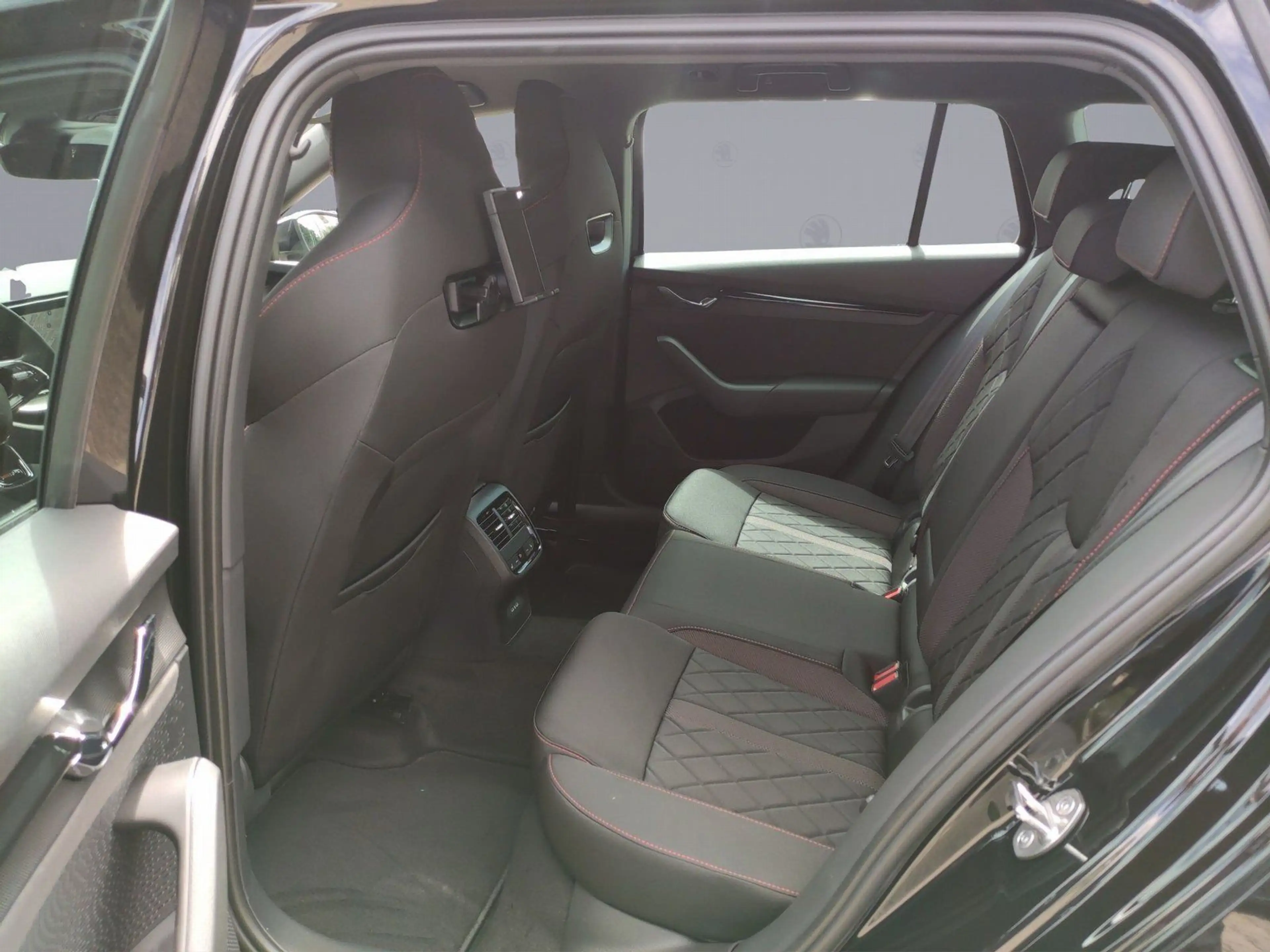 Skoda Octavia Combi RS 2.0 TDI DSG 200PS NAVI ACC LED — photo 10