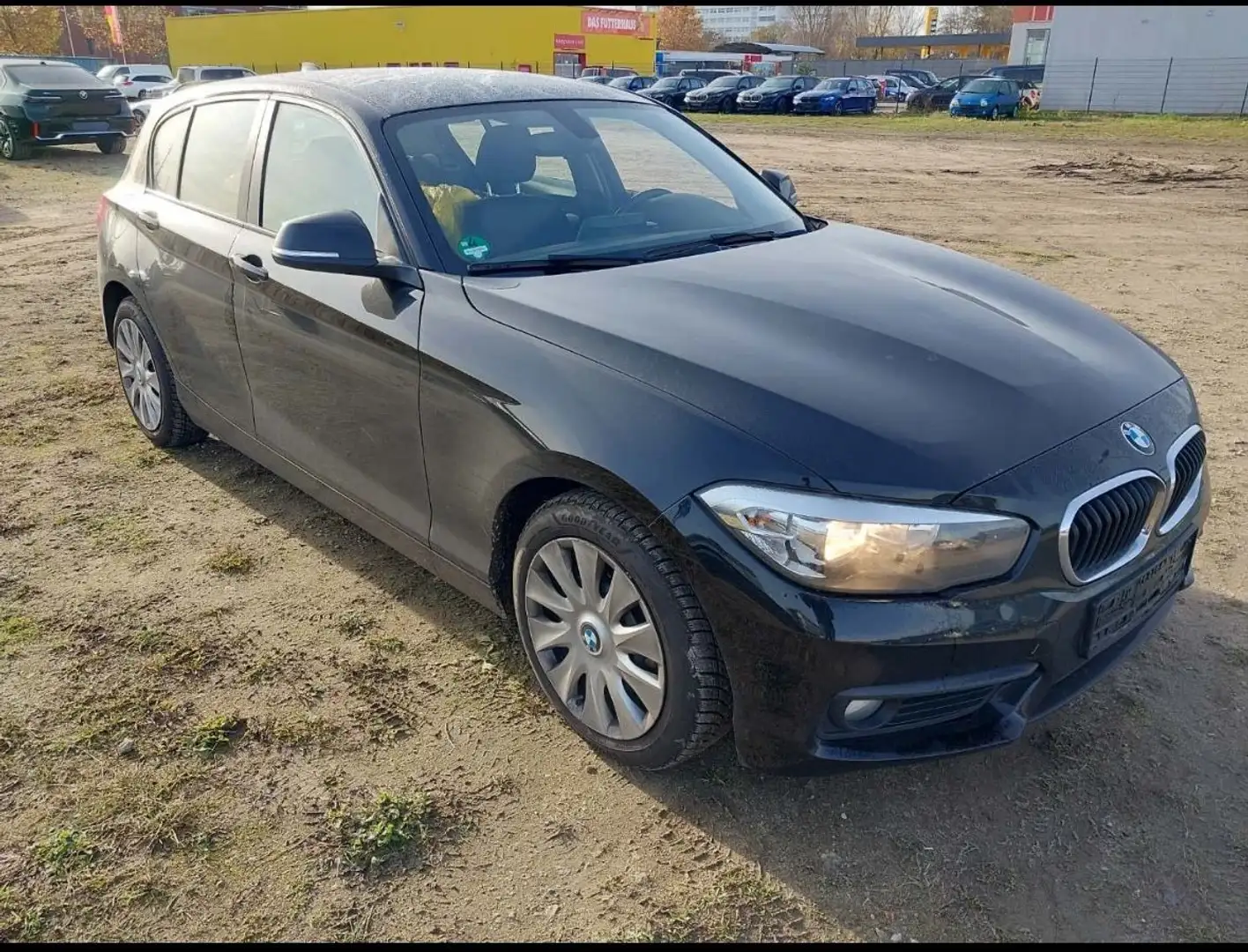 BMW 118 i ADVANTAGE NAVI SITZHZG. PDC TEMPO 8xBEREIFT Schwarz - 1