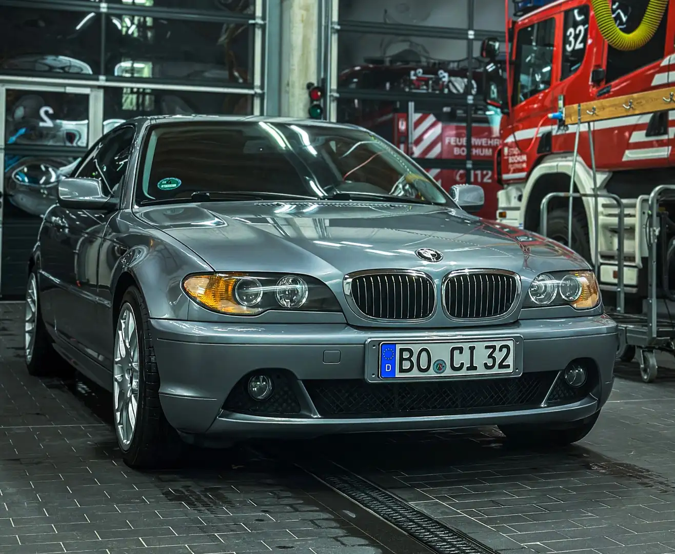 BMW 320 CI Grau - 2