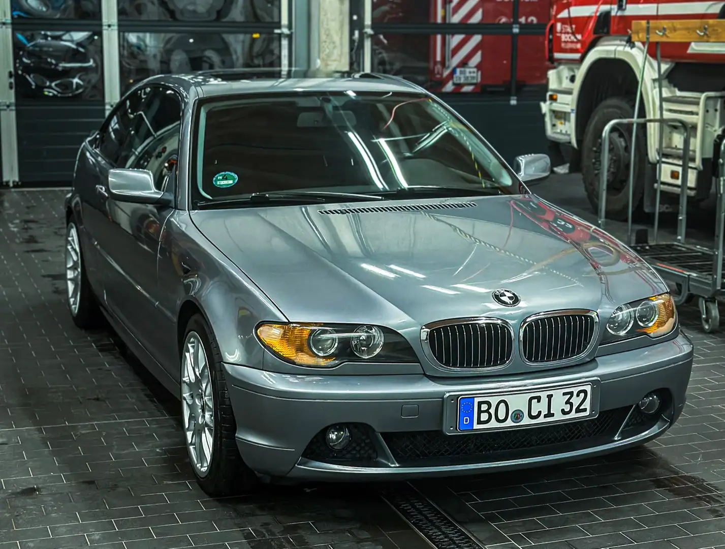 BMW 320 CI Grau - 1