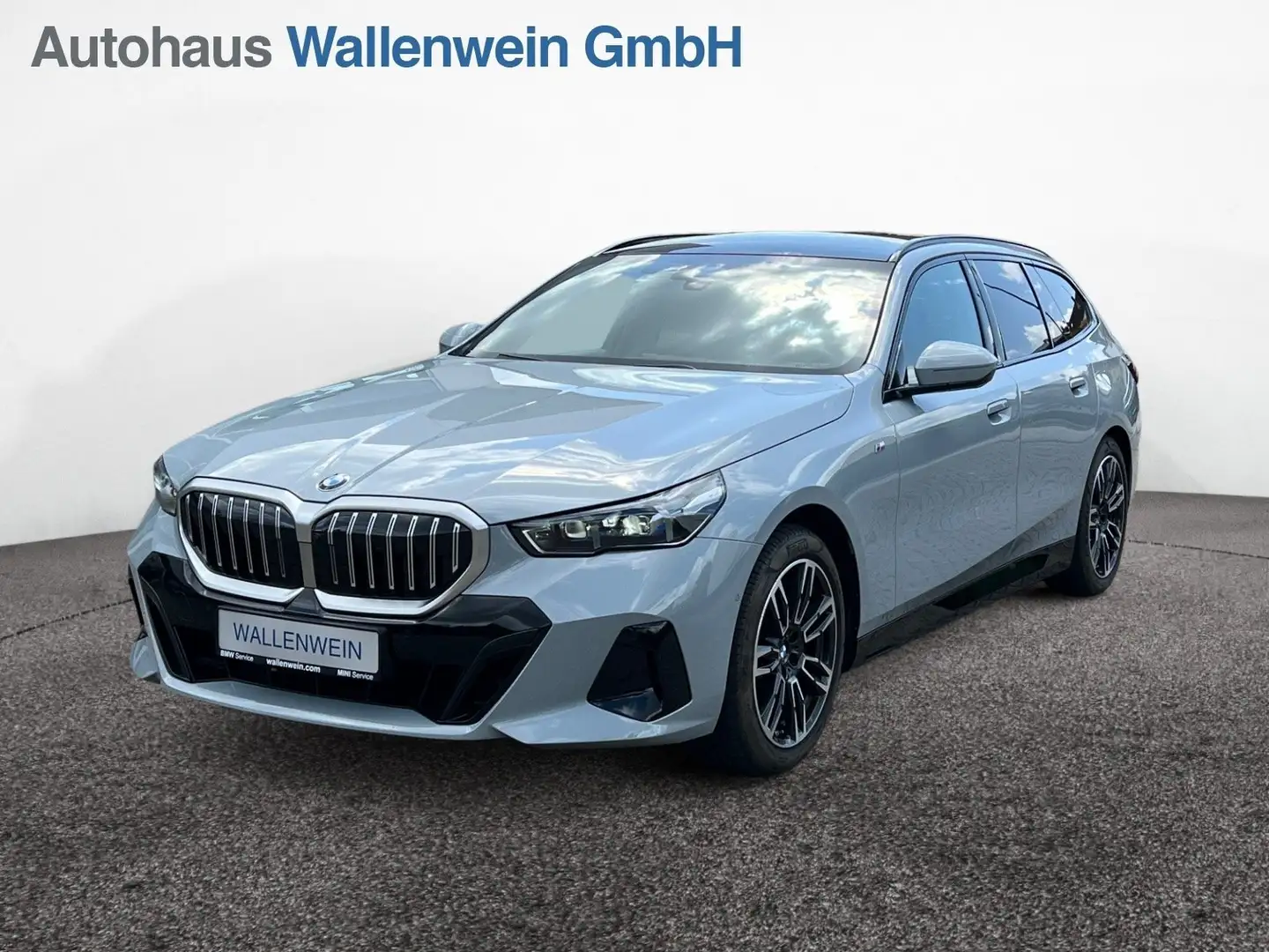 BMW 520 d Touring, M Sport, Panorama, AHK, kein Mietwagen Grau - 1