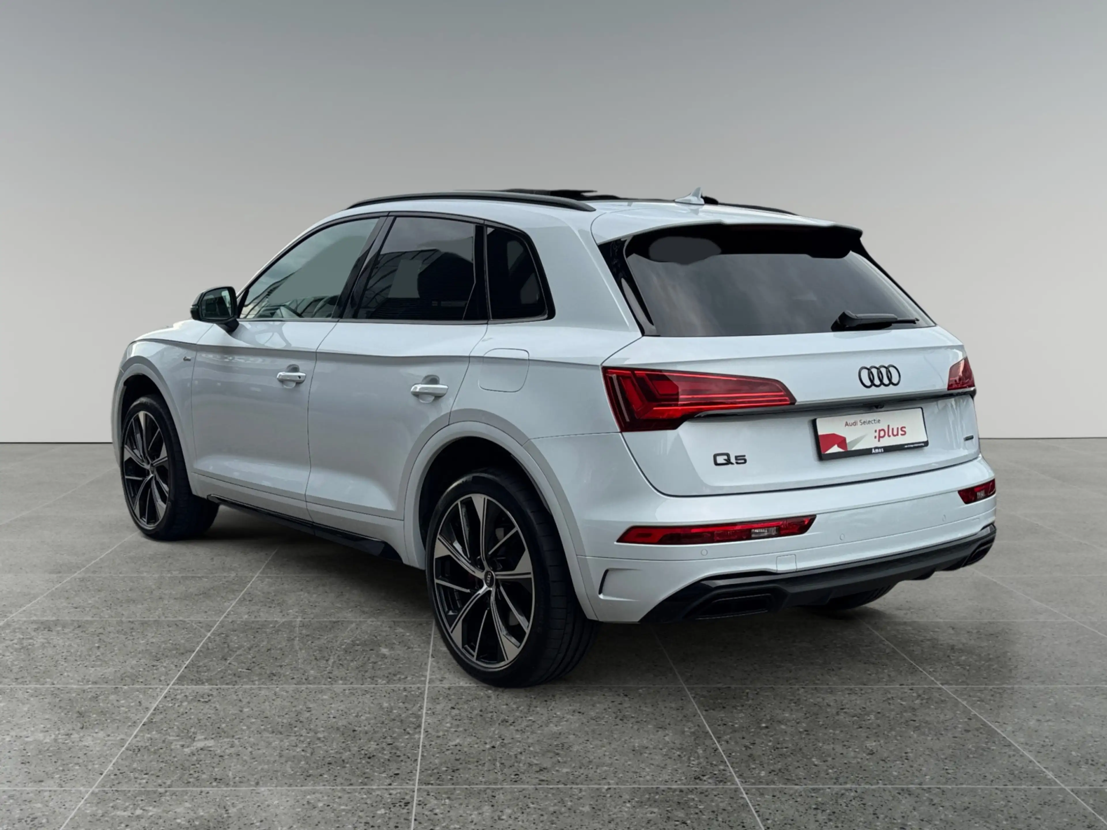 Audi Q5 50 299pk TFSI e S edition Competition Exclusive Kl — photo 4