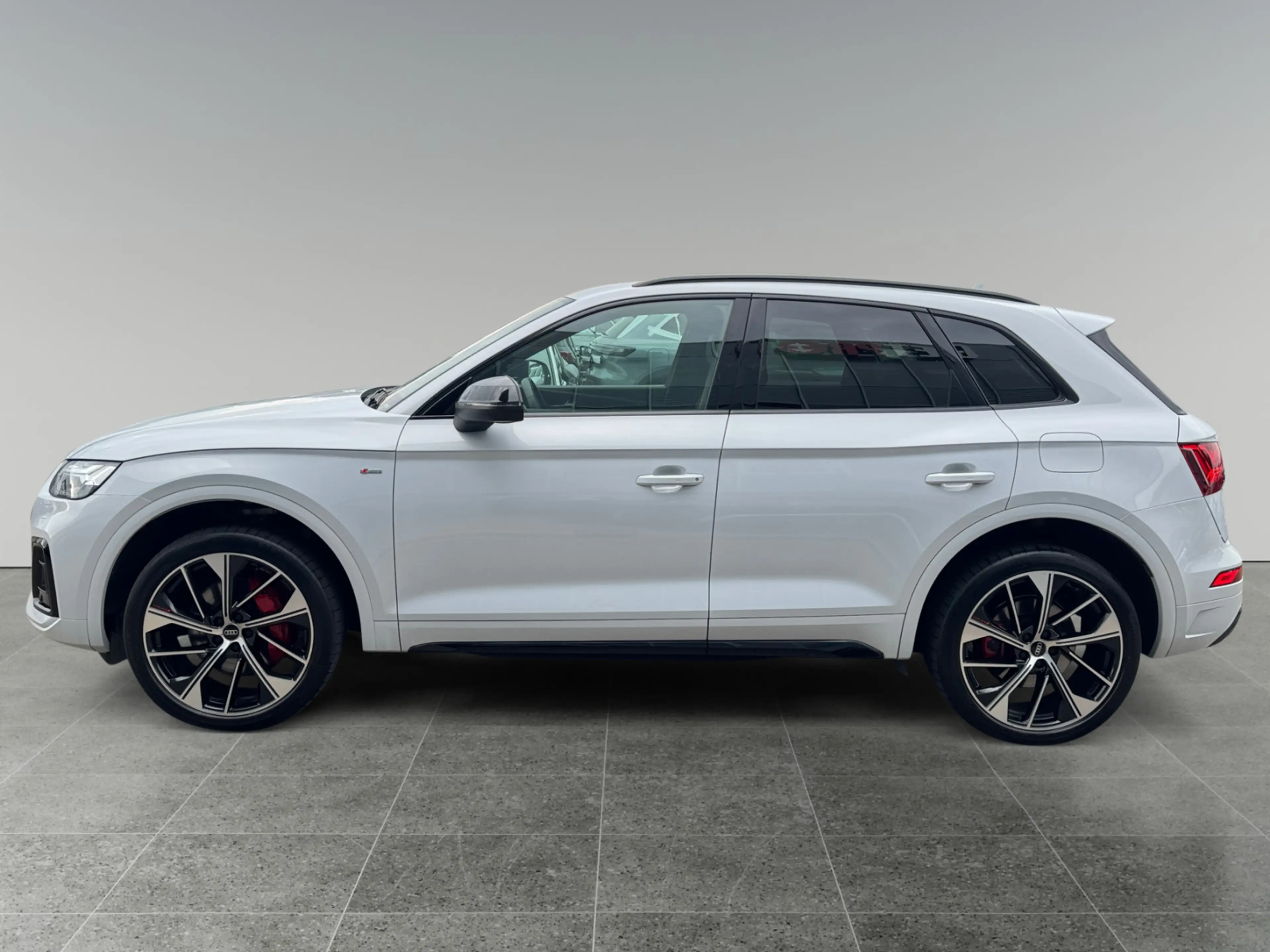 Audi Q5 50 299pk TFSI e S edition Competition Exclusive Kl — photo 2