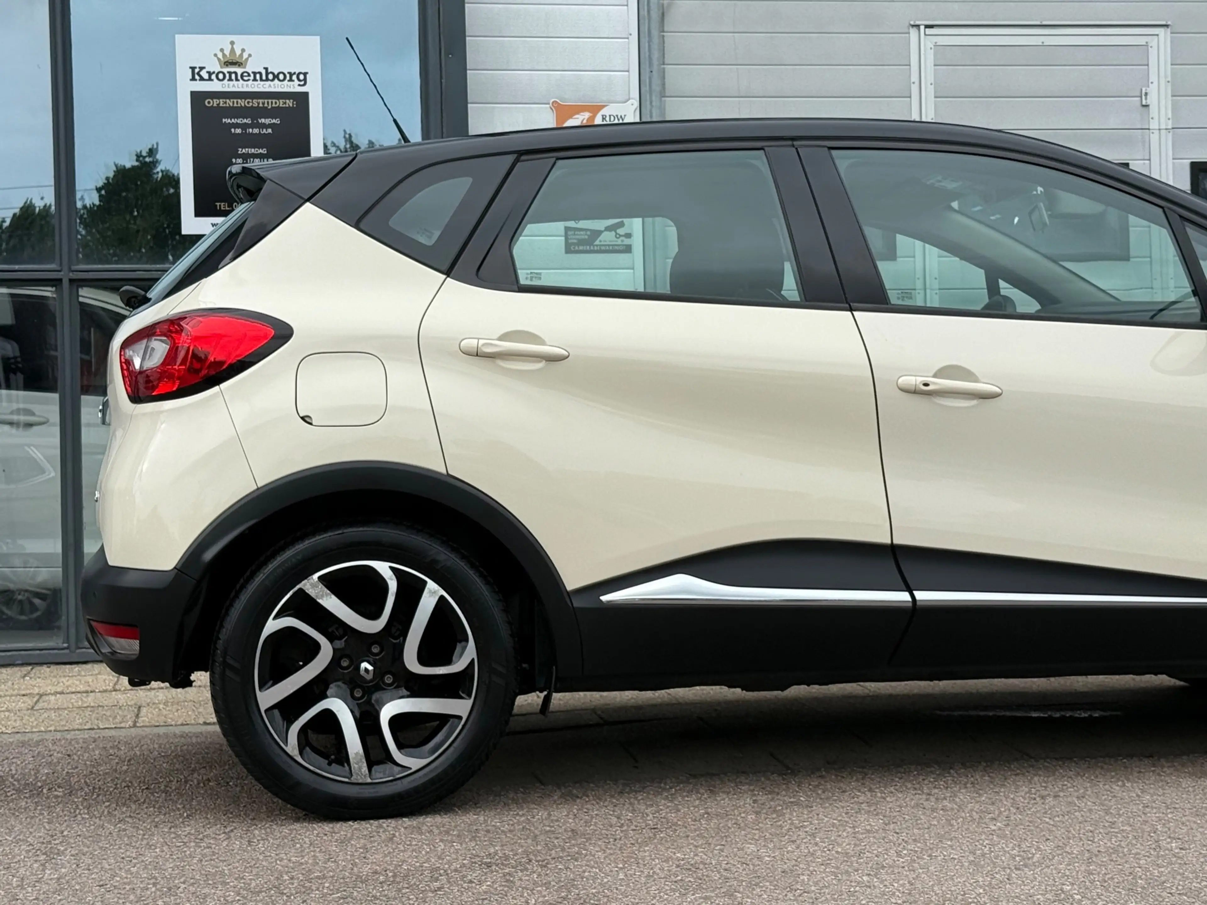 Renault Captur 0.9 TCe Dynamique| CAMERA| KEYLESS| NAP — photo 12
