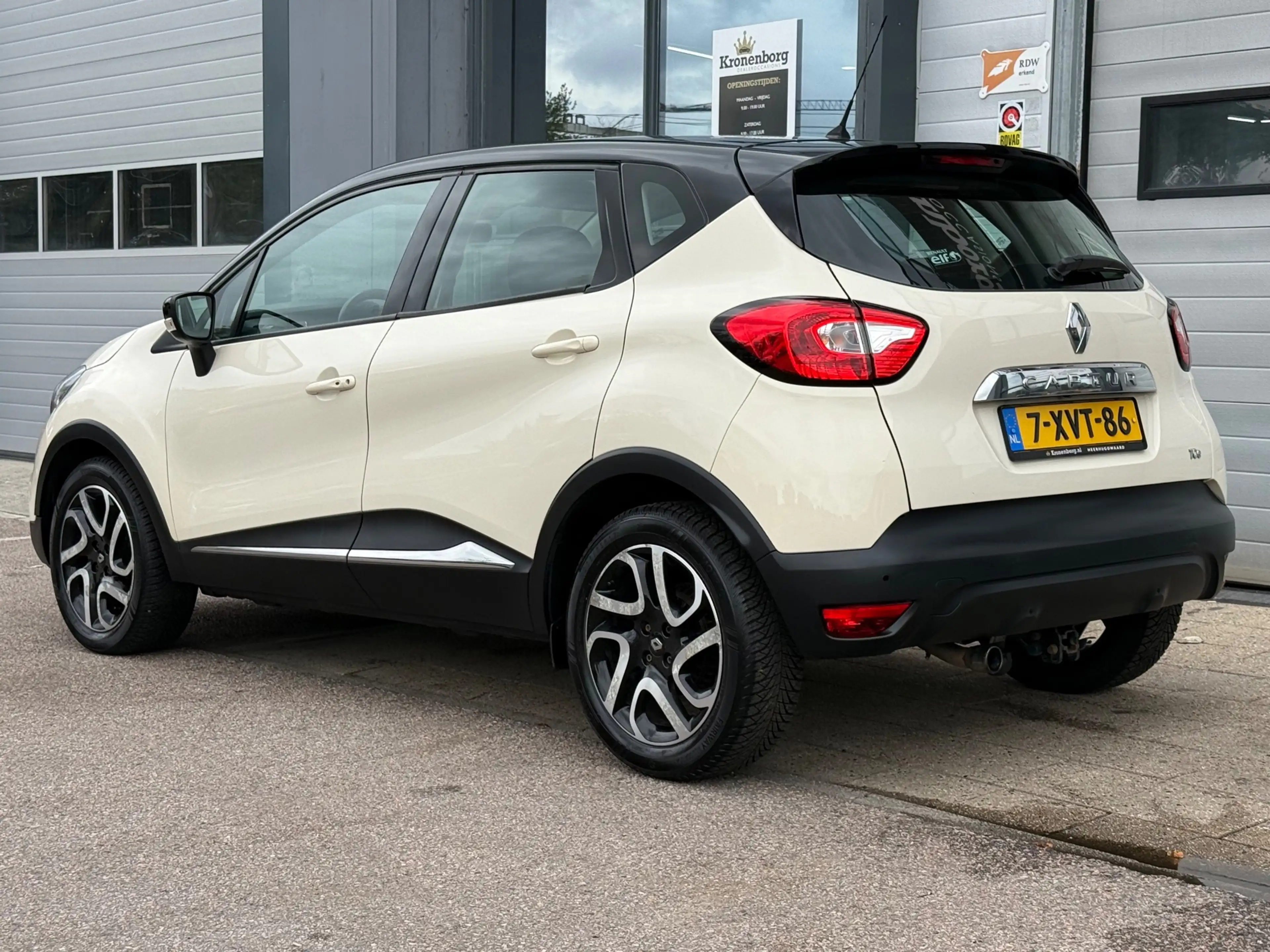 Renault Captur 0.9 TCe Dynamique| CAMERA| KEYLESS| NAP — photo 10