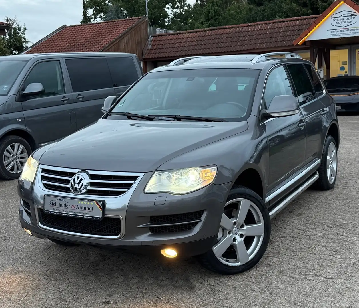 Volkswagen Touareg V6 TDI 4-Motion R-Line Grau - 1