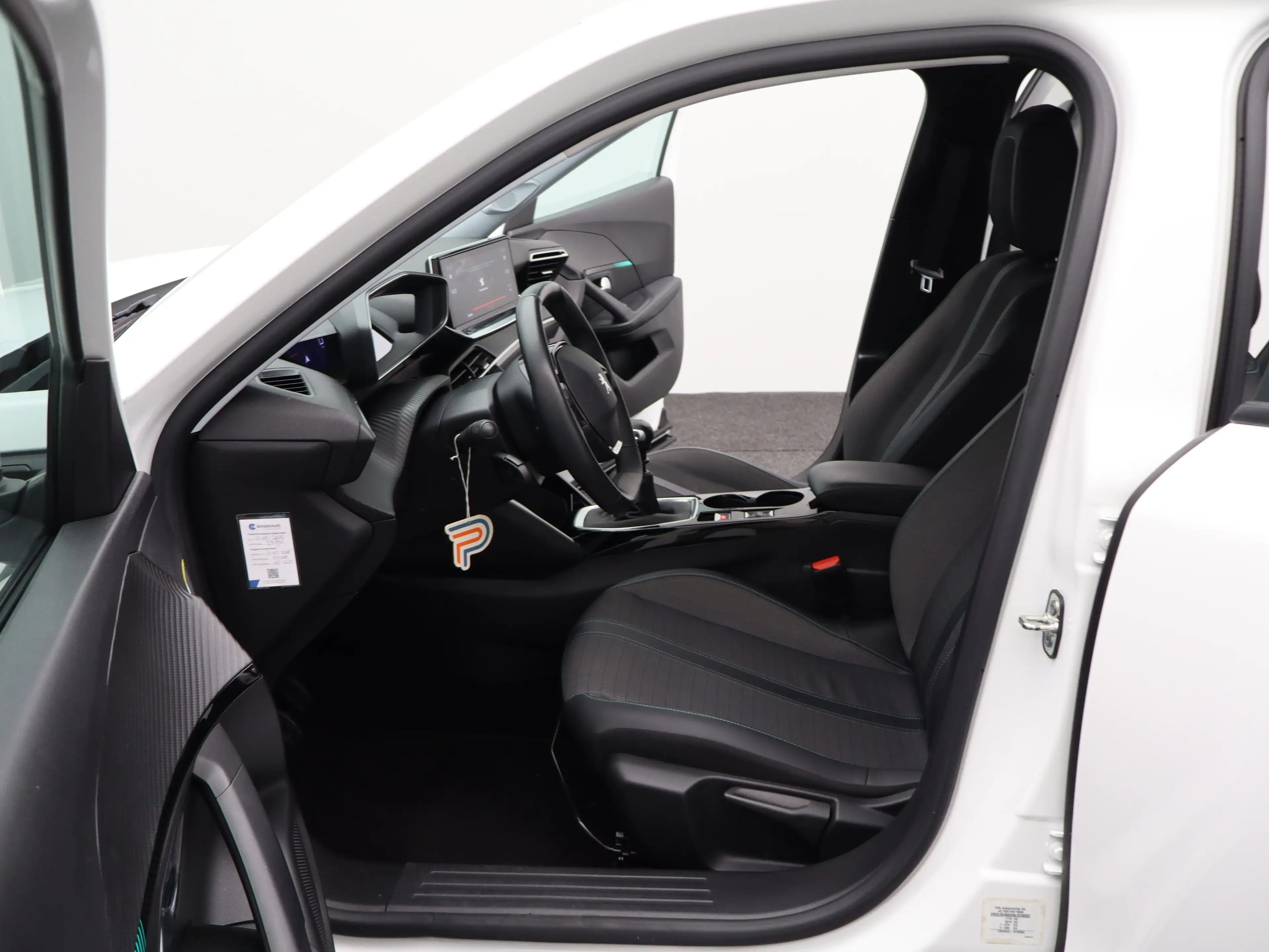 Peugeot 2008 1.2 PureTech Allure Pack | Navi | Cruise | Clima | — photo 11