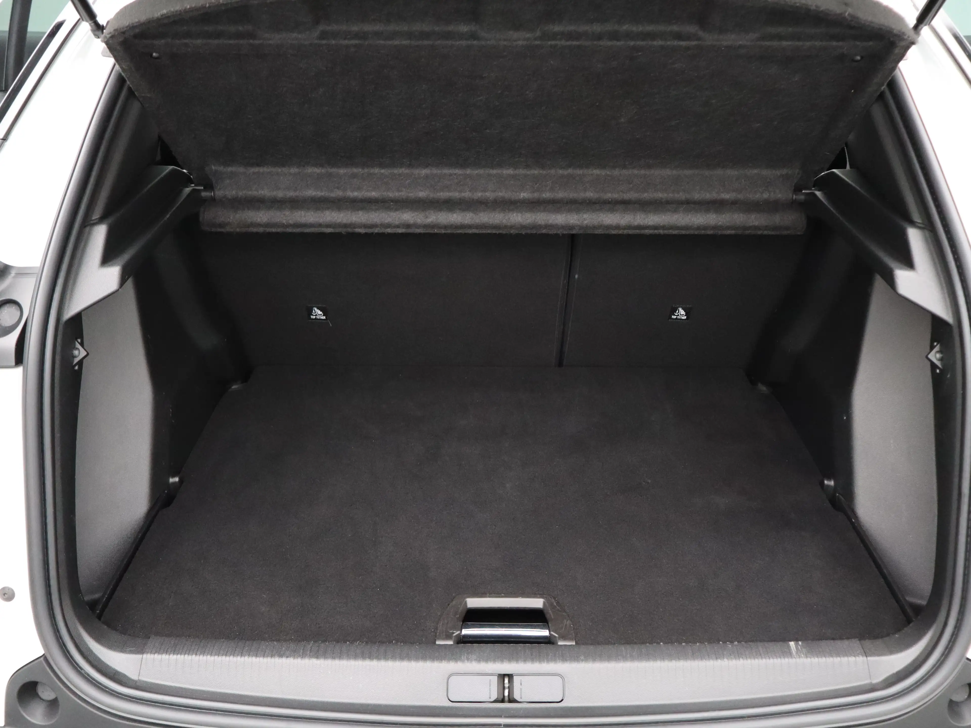 Peugeot 2008 1.2 PureTech Allure Pack | Navi | Cruise | Clima | — photo 19