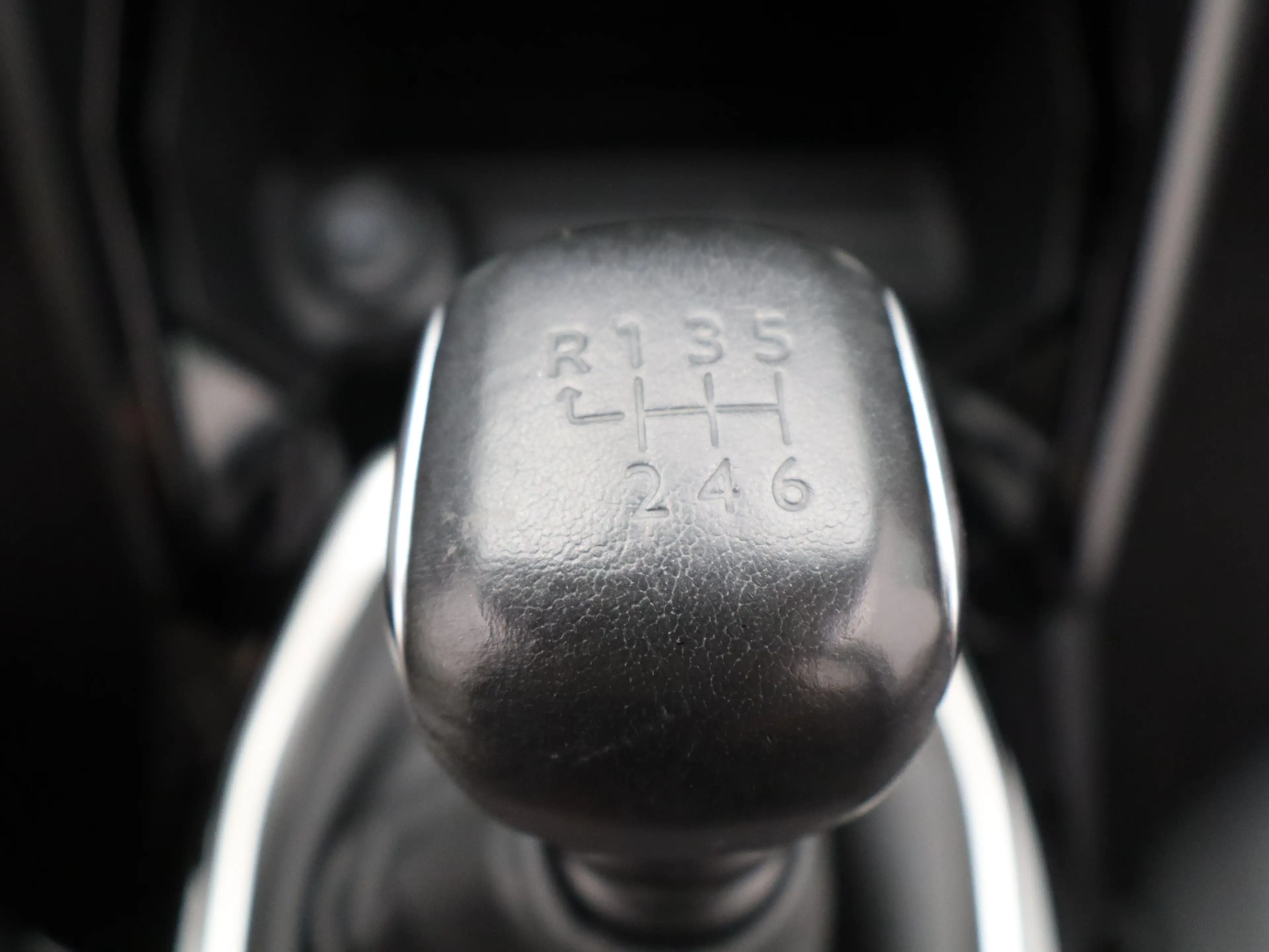 Peugeot 2008 1.2 PureTech Allure Pack | Navi | Cruise | Clima | — photo 26