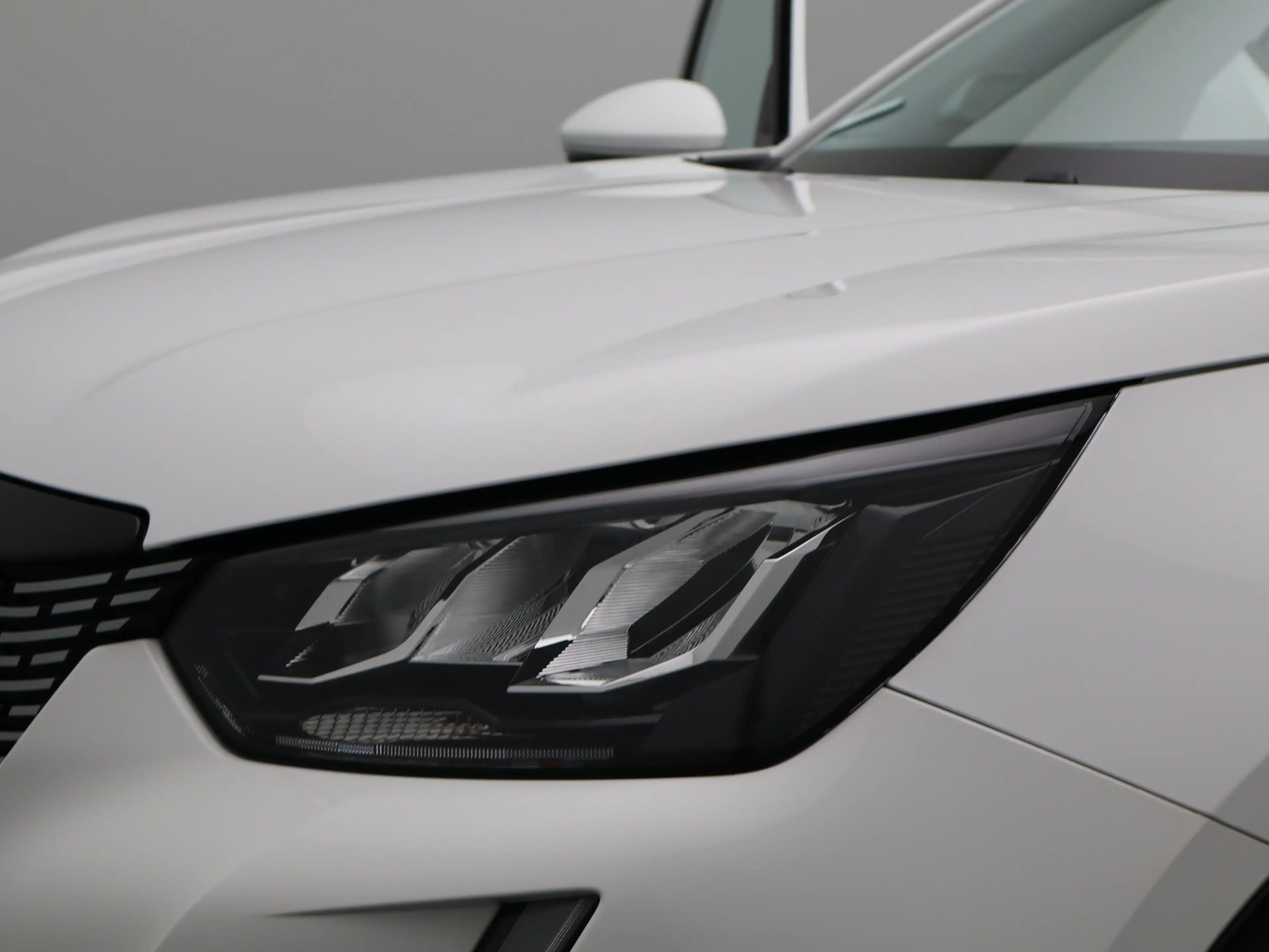 Peugeot 2008 1.2 PureTech Allure Pack | Navi | Cruise | Clima | — photo 16