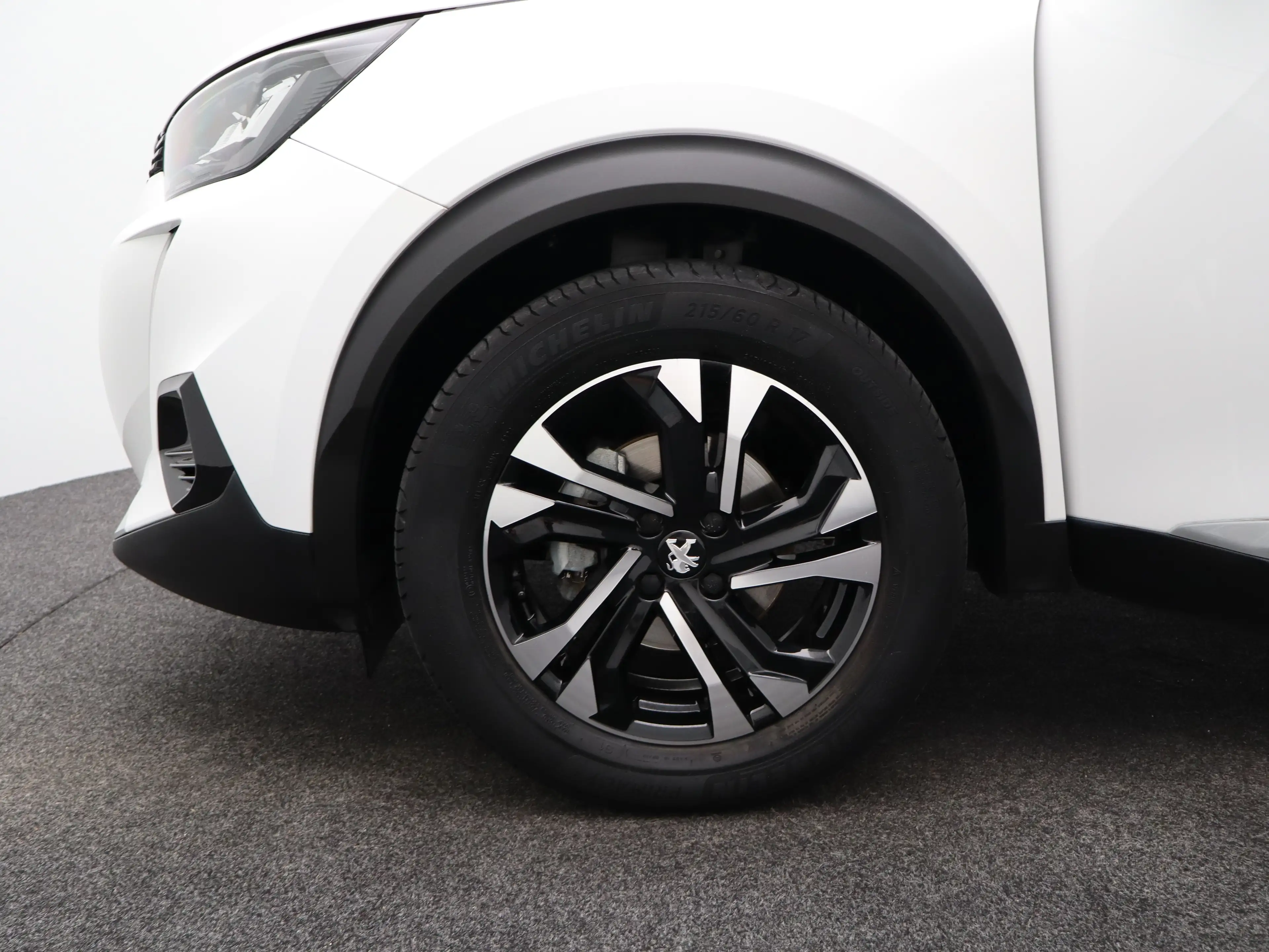 Peugeot 2008 1.2 PureTech Allure Pack | Navi | Cruise | Clima | — photo 18