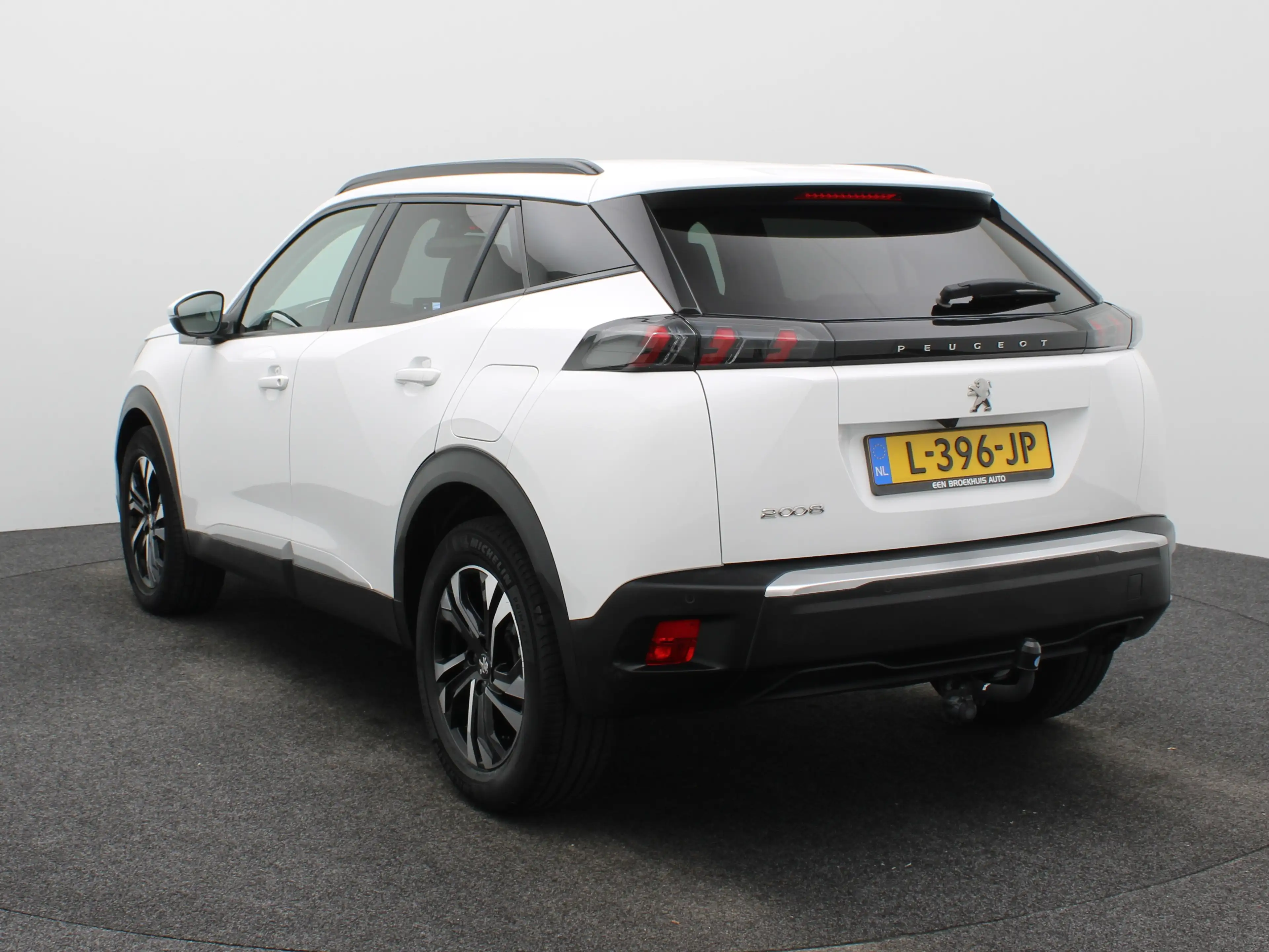 Peugeot 2008 1.2 PureTech Allure Pack | Navi | Cruise | Clima | — photo 10