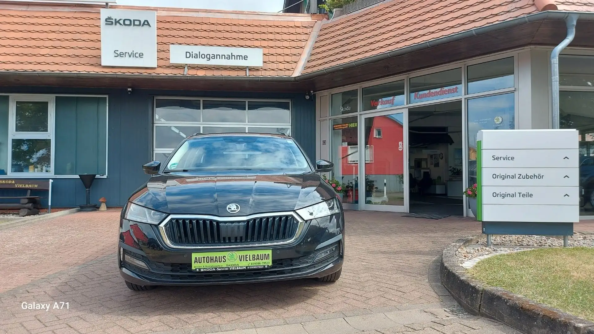 Skoda Octavia Combi 2,0 TDI DSG-Light Assist-Navi-PDC Schwarz - 1