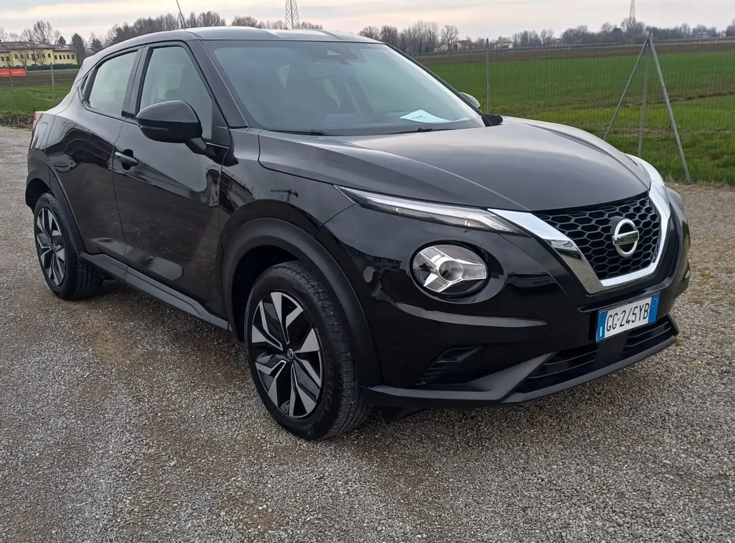 Nissan Juke Juke 1.0 dig-t N-Connecta 114cv Nero - 1
