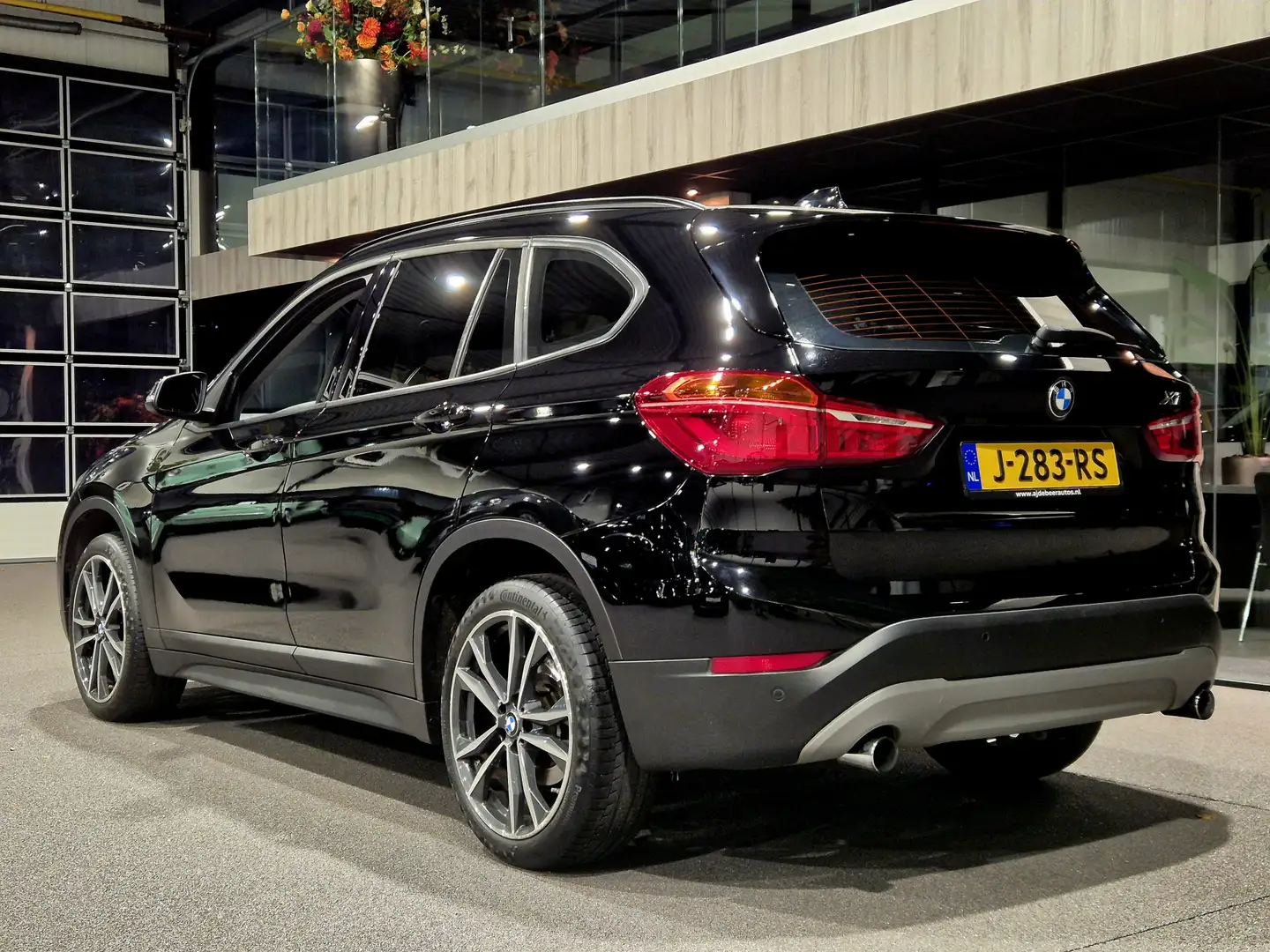 BMW X1 xDrive20i Centennial High Executive 4x4 | Navigati Zwart - 2